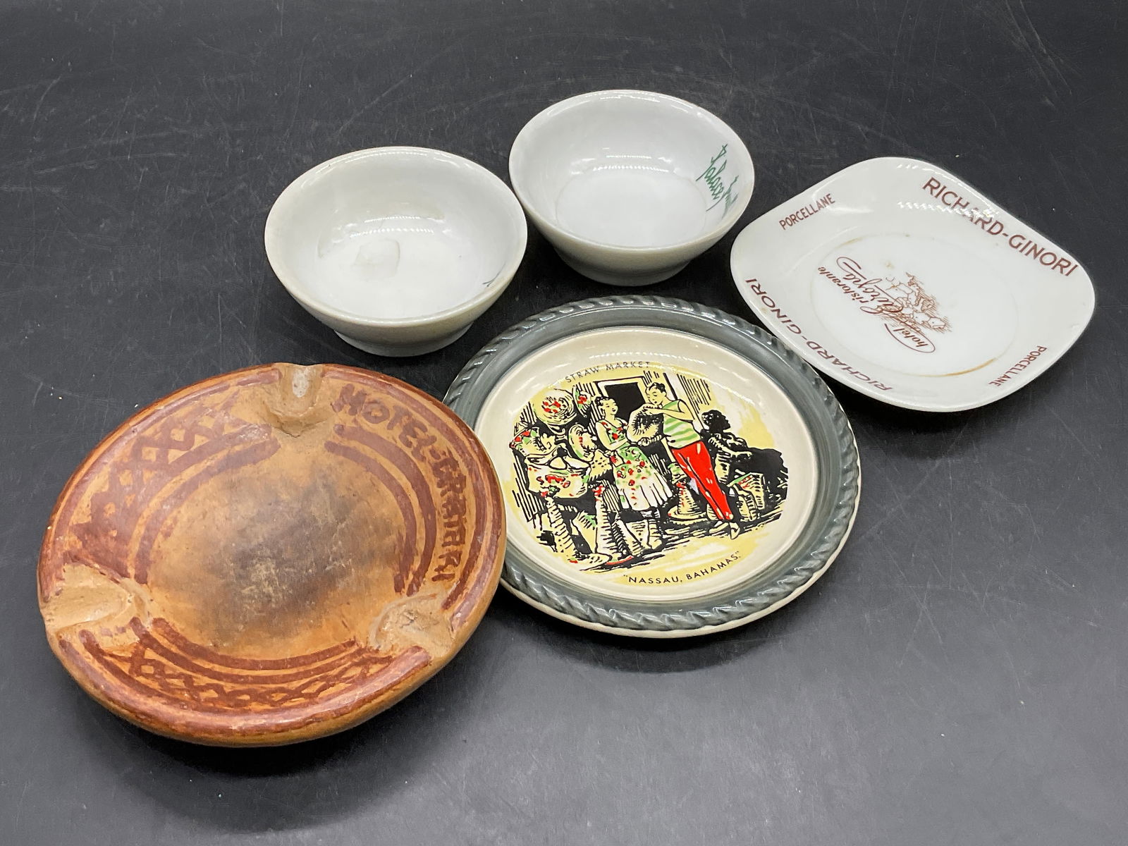5 Vntg Ceramic Trinket Dishes, WADE, Ginori & More (1 of 8)