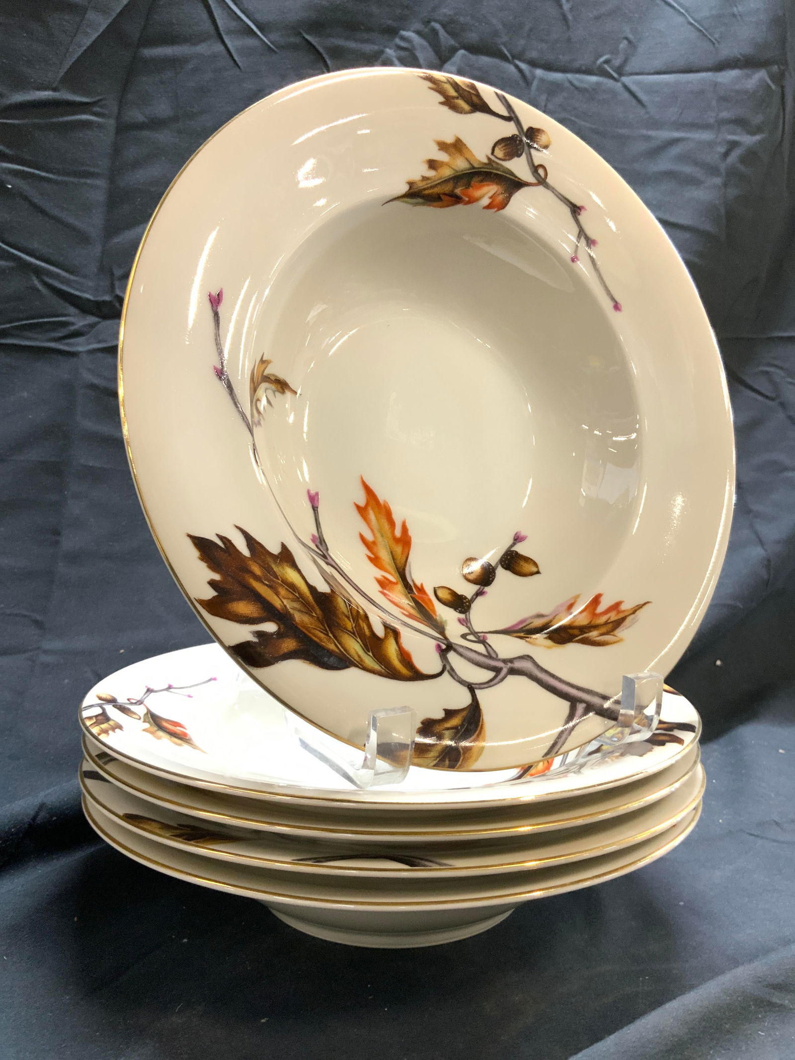 NORLEANS ROYAL OAK Set 5 Porcelain Bowls (1 of 6)