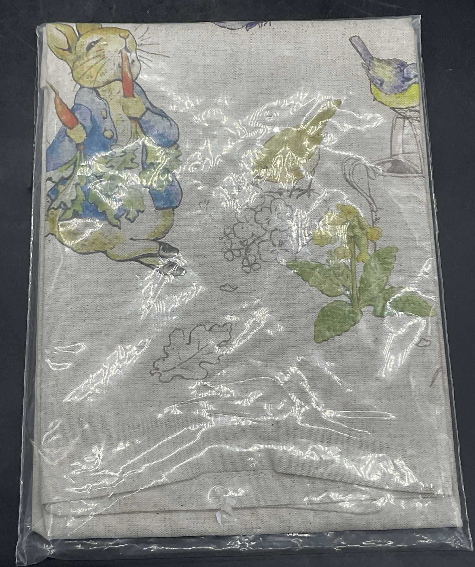 WILLIAMS SONOMA NWT Peter Rabbit Hand Towel (1 of 7)