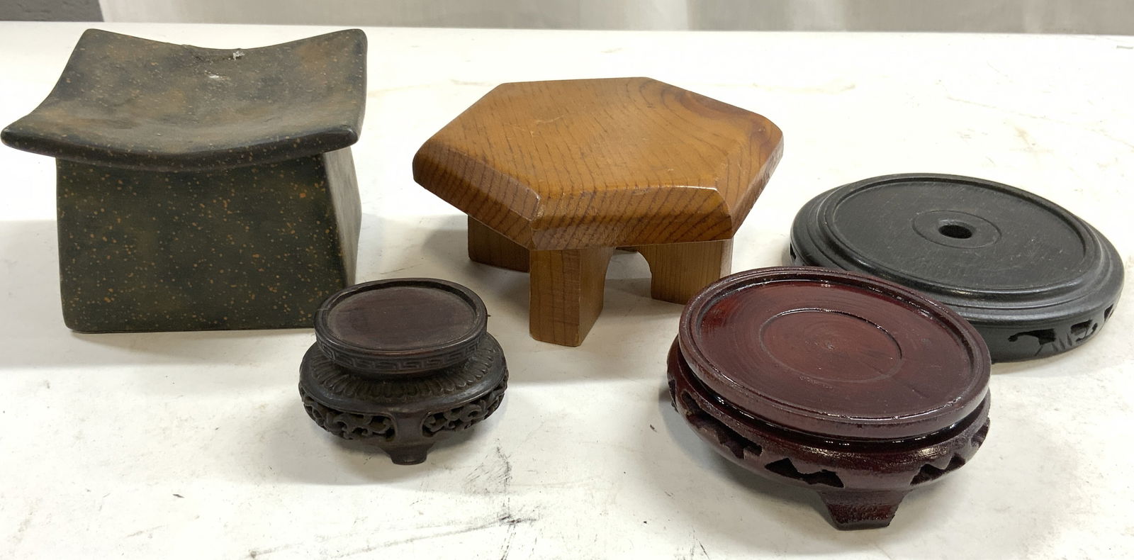 Lot 5 Assorted Wood & Ceramic Pedestals/Stands (1 of 6)