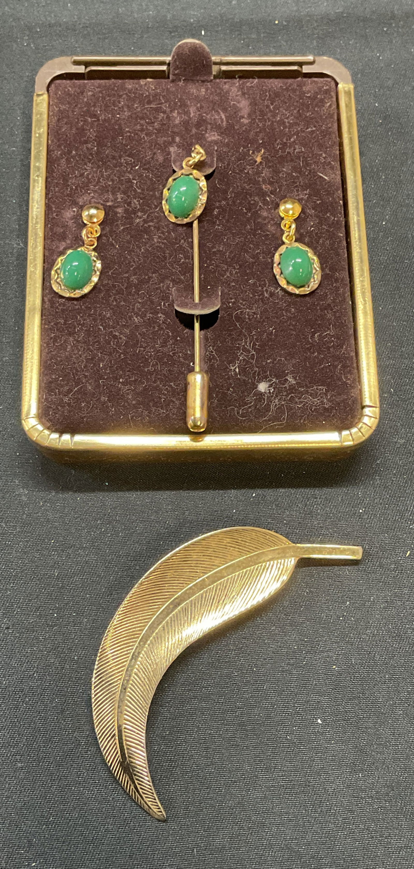 Lot 3 Gold Tn Green Stick Pin, Earrings, Brooch (1 of 8)