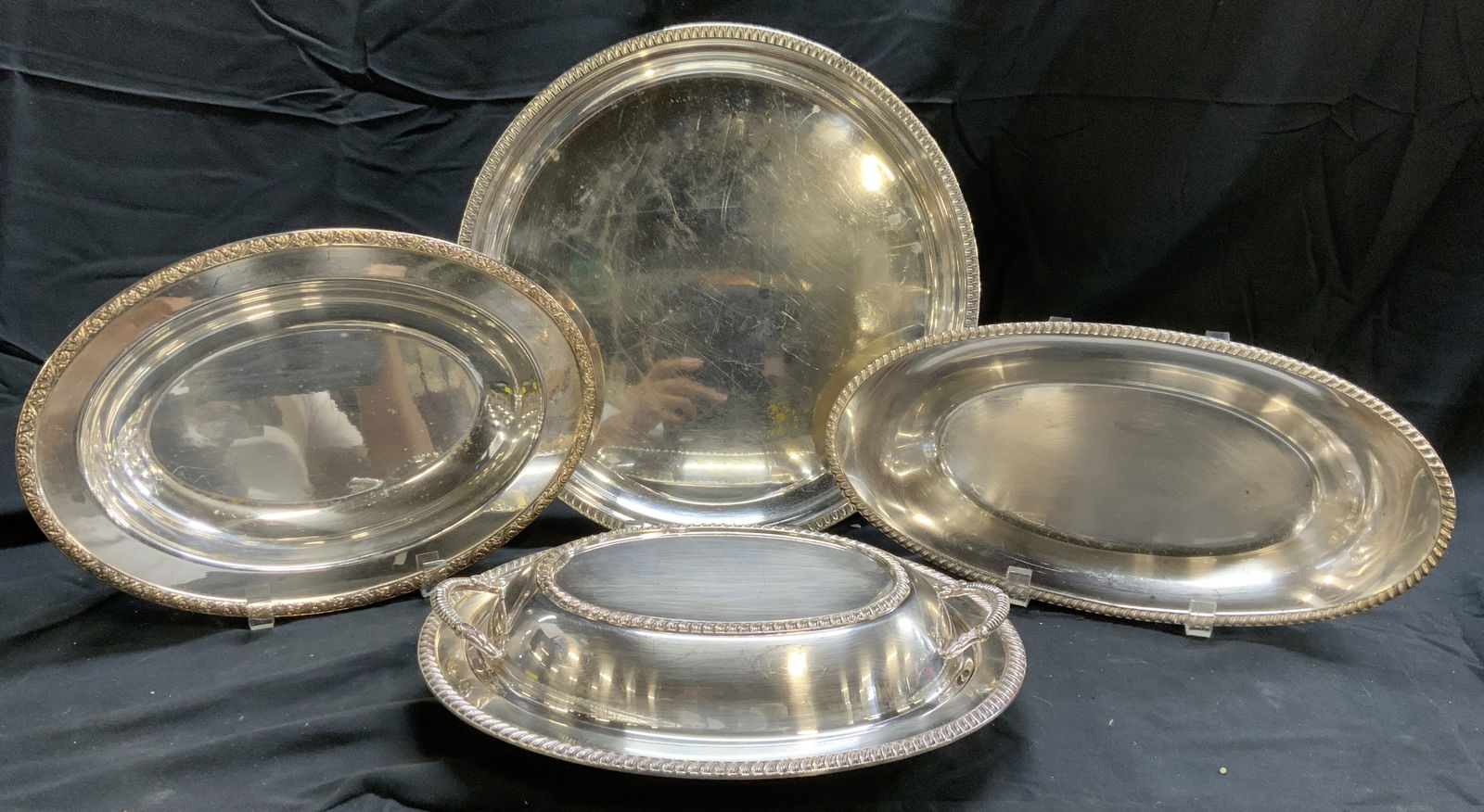 Lot 4 Silver Plate Serving Dishes (1 of 6)