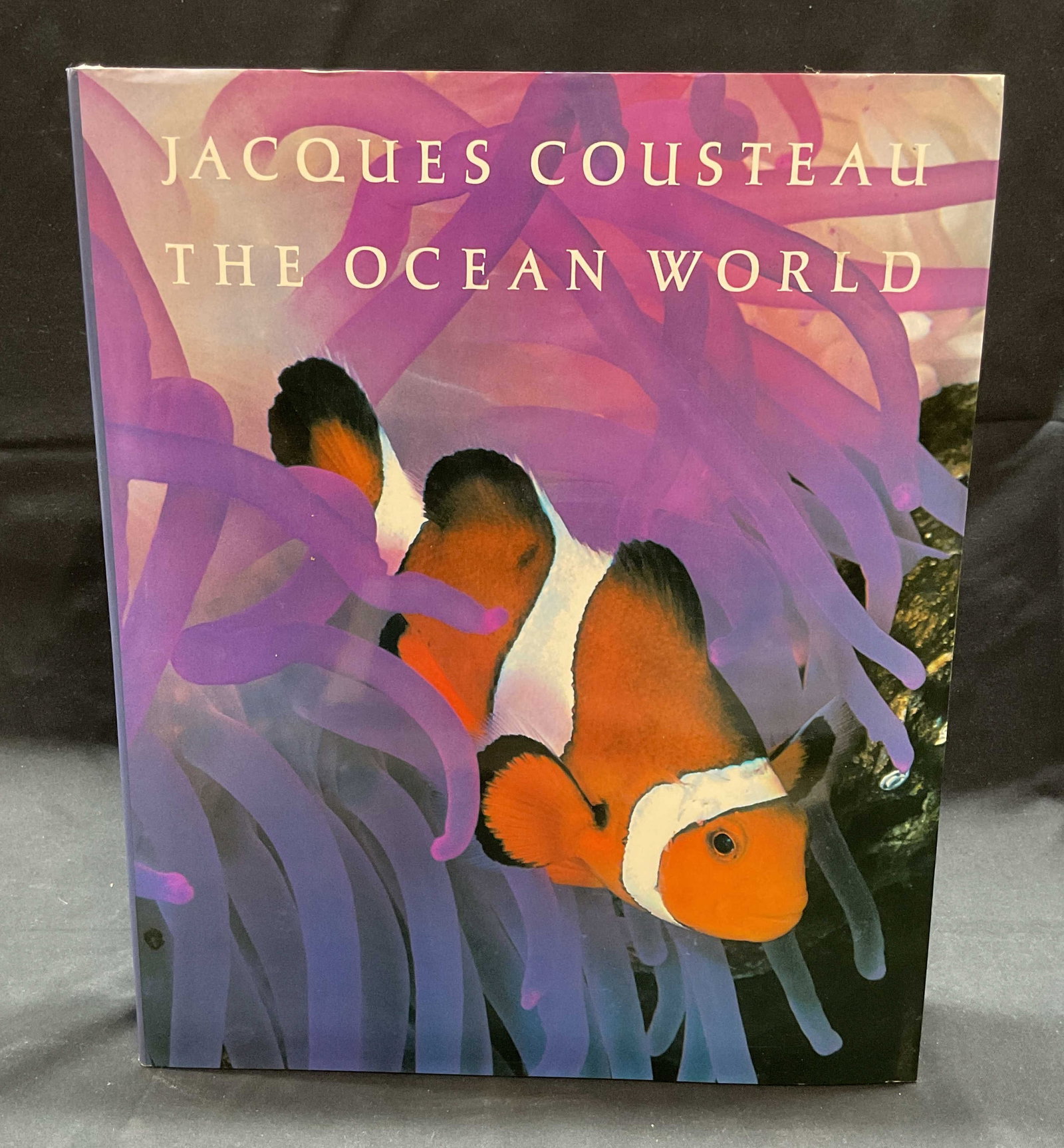 Jacques Cousteau Ocean World, Illustr 1993: Hardcover copy of Jacques Cousteau The Ocean World. Published by Abrams, 1993. Illustrated. Measures approx. 12 x 9.75 inches. ocean life, Jacques Cousteau, ocean book, illustrated book, coffee table 