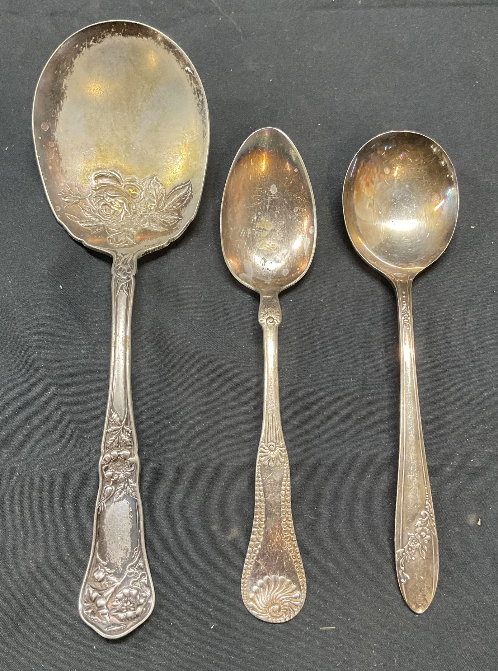 3 Oneida Community & Rogers Silver Pl Spoons (1 of 8)