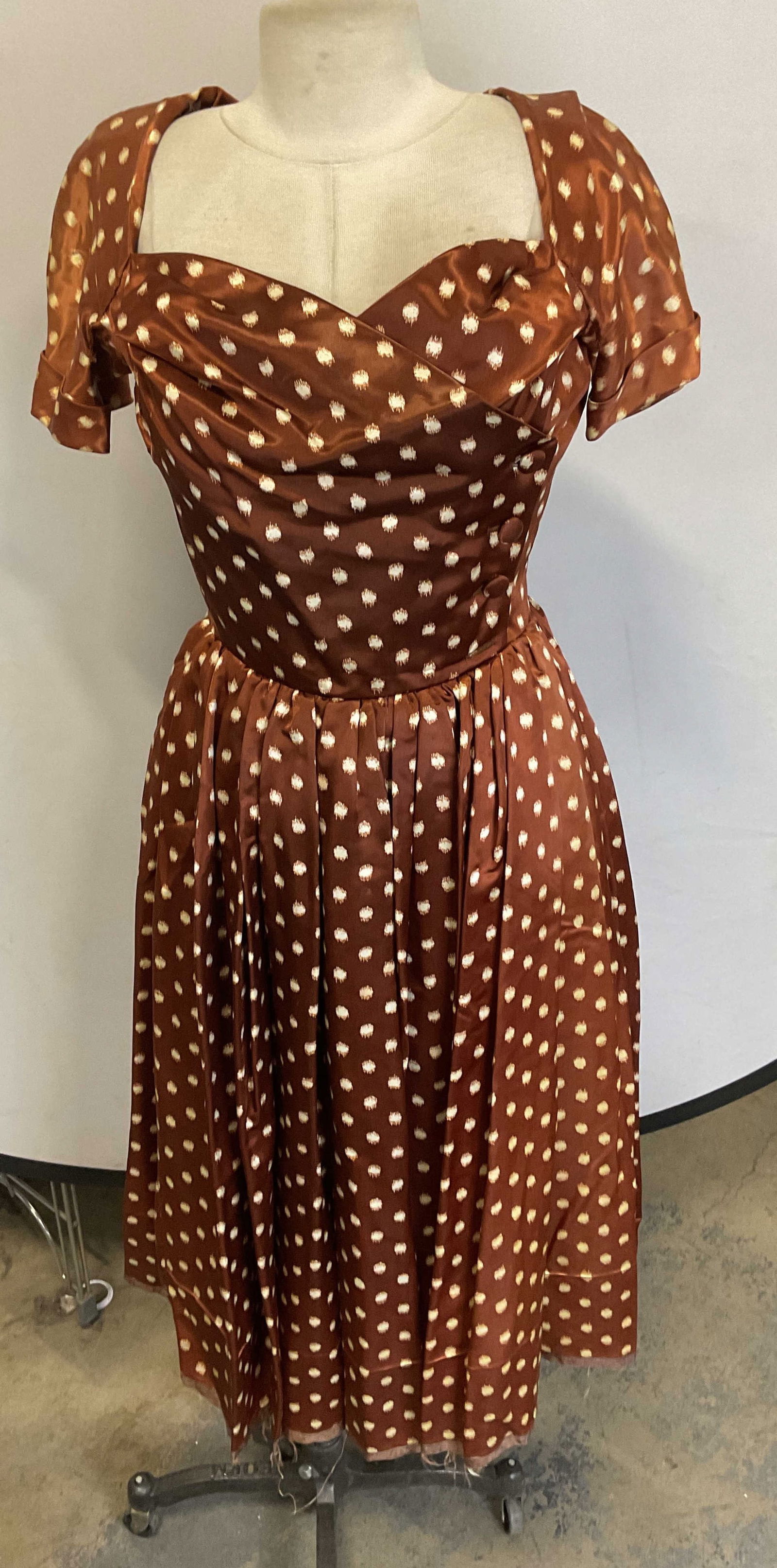 Vntg Suzy Perette Brown Polka Dot Satin Dress: Vintage Suzy Perette brown and white polka dot satin short sleeve dress. Size 10. Some wear to material including fraying at seams and discoloration observed. Suzy Perette, Suzy Perette dress, ladies