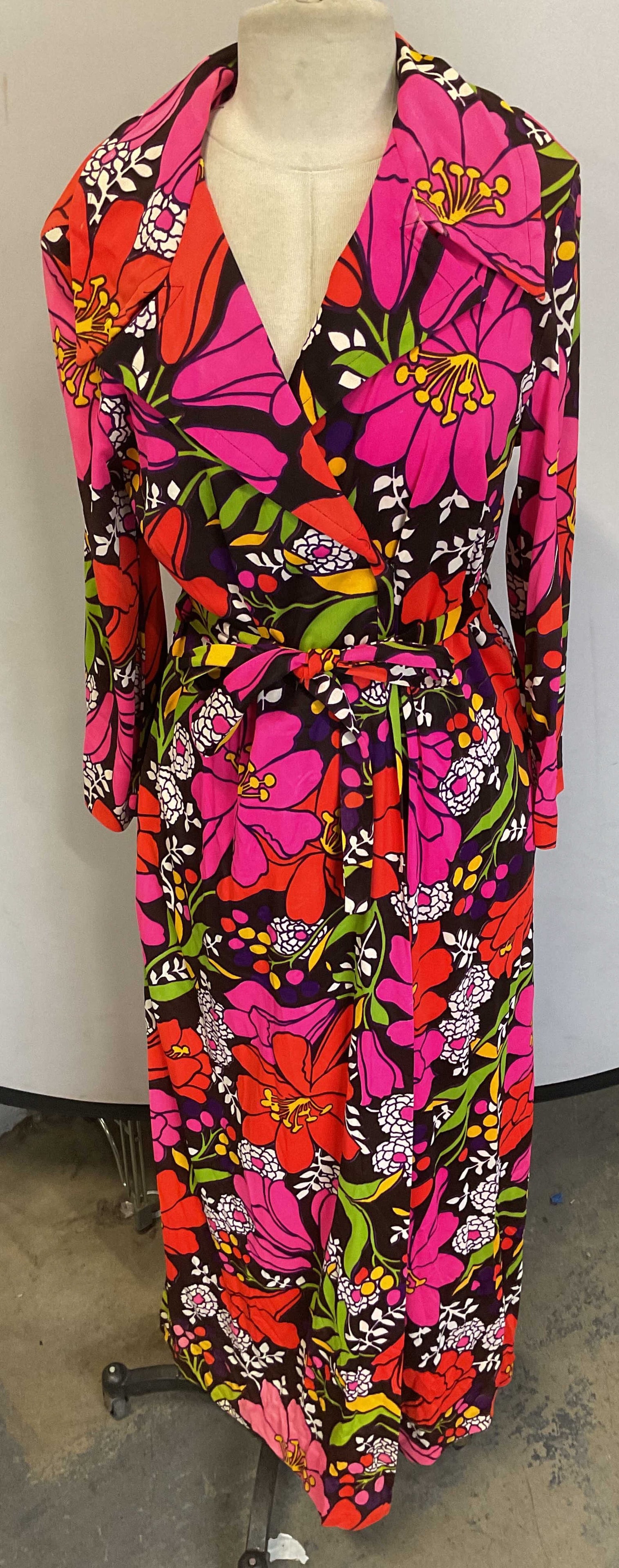 Vntg Lisanne Pink Floral Housecoat (1 of 7)