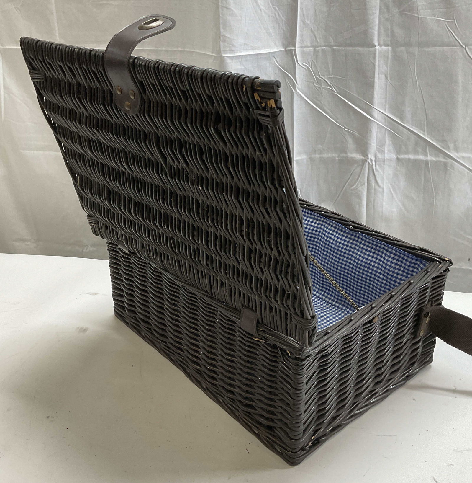 Brown Woven Wicker Wooden Picnic Basket (1 of 7)
