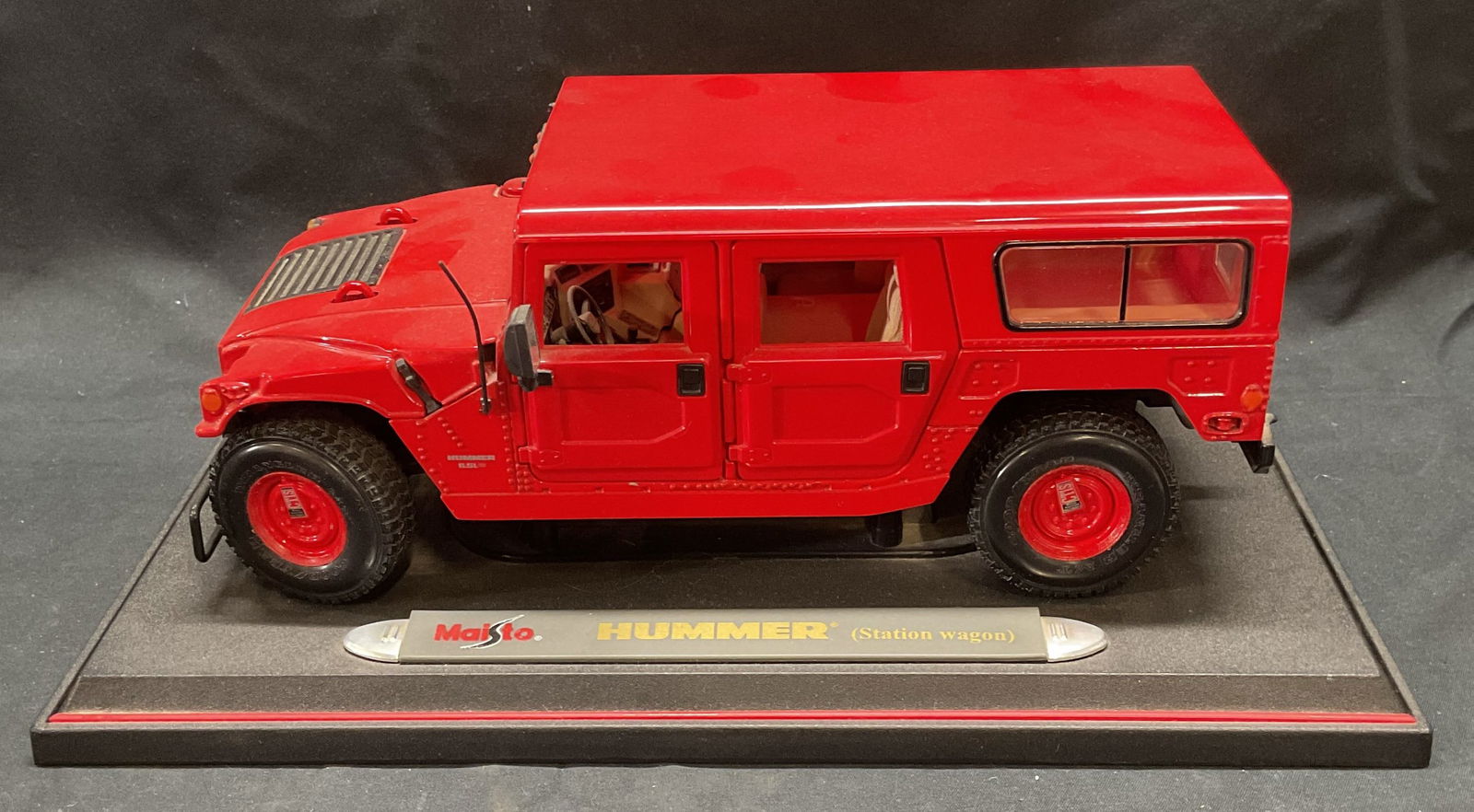 Vntg Maisto Hummer Station Wagon Car Model Display (1 of 6)