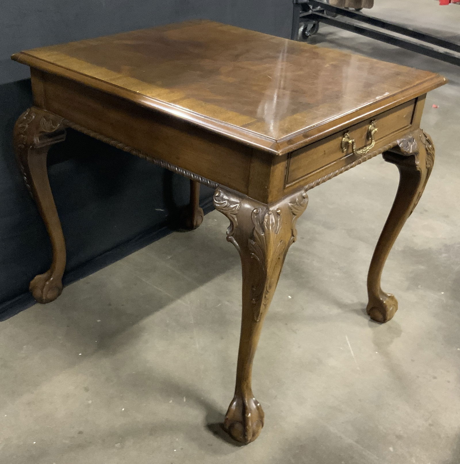 HENREDON Vintage Claw & Ball Footed Side Table (1 of 14)