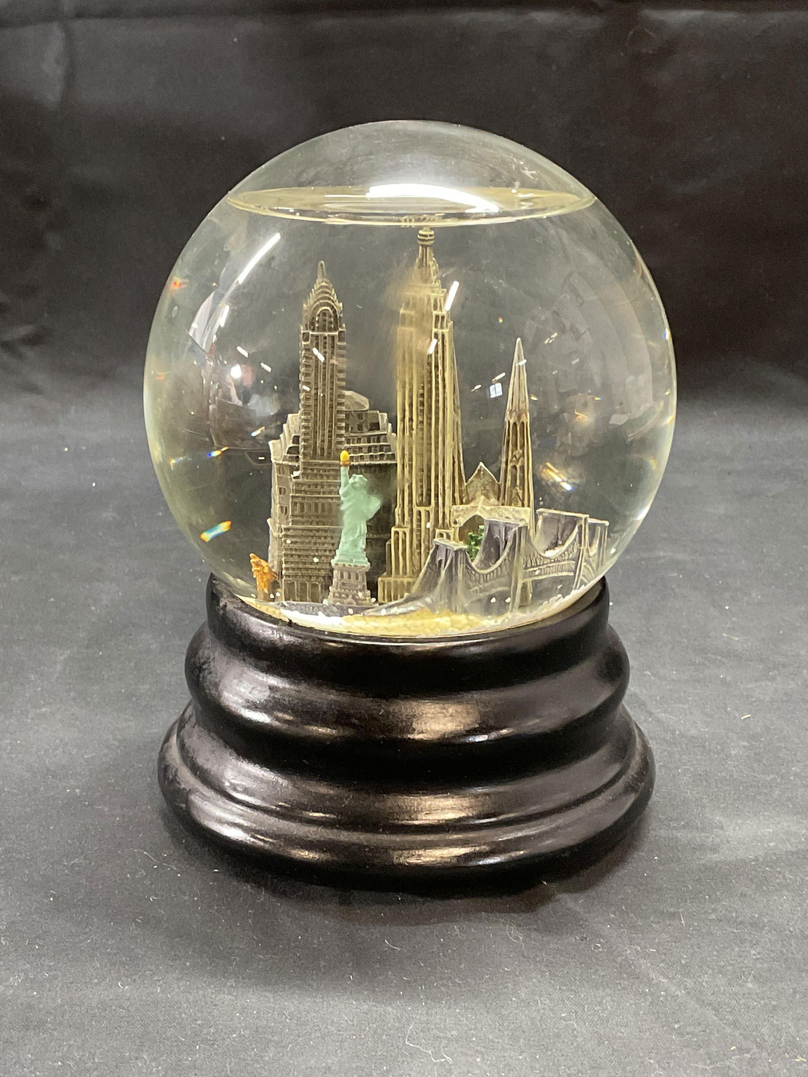 Saks Fifth Ave New York City Musical Snow Globe (1 of 6)