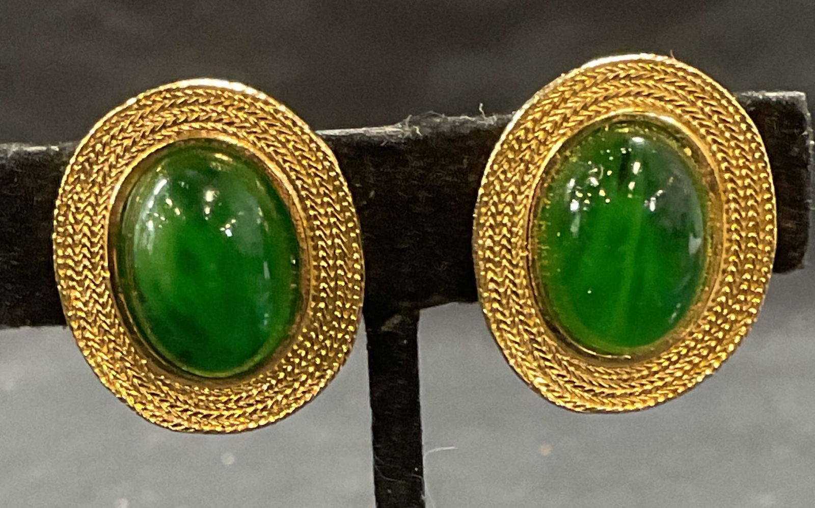 Vintage Carolee Gold Tn Green Lucite Earrings (1 of 6)