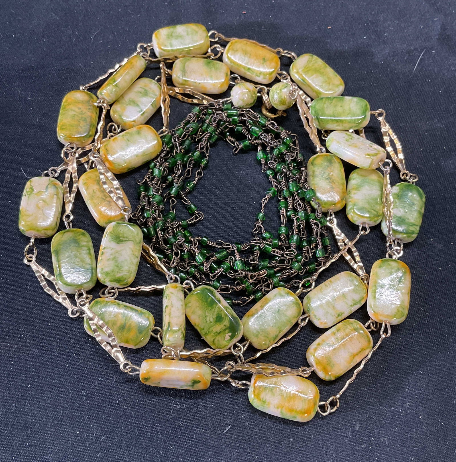 Lot 2 Vntg Faux Stone & Green Beaded Necklaces (1 of 6)