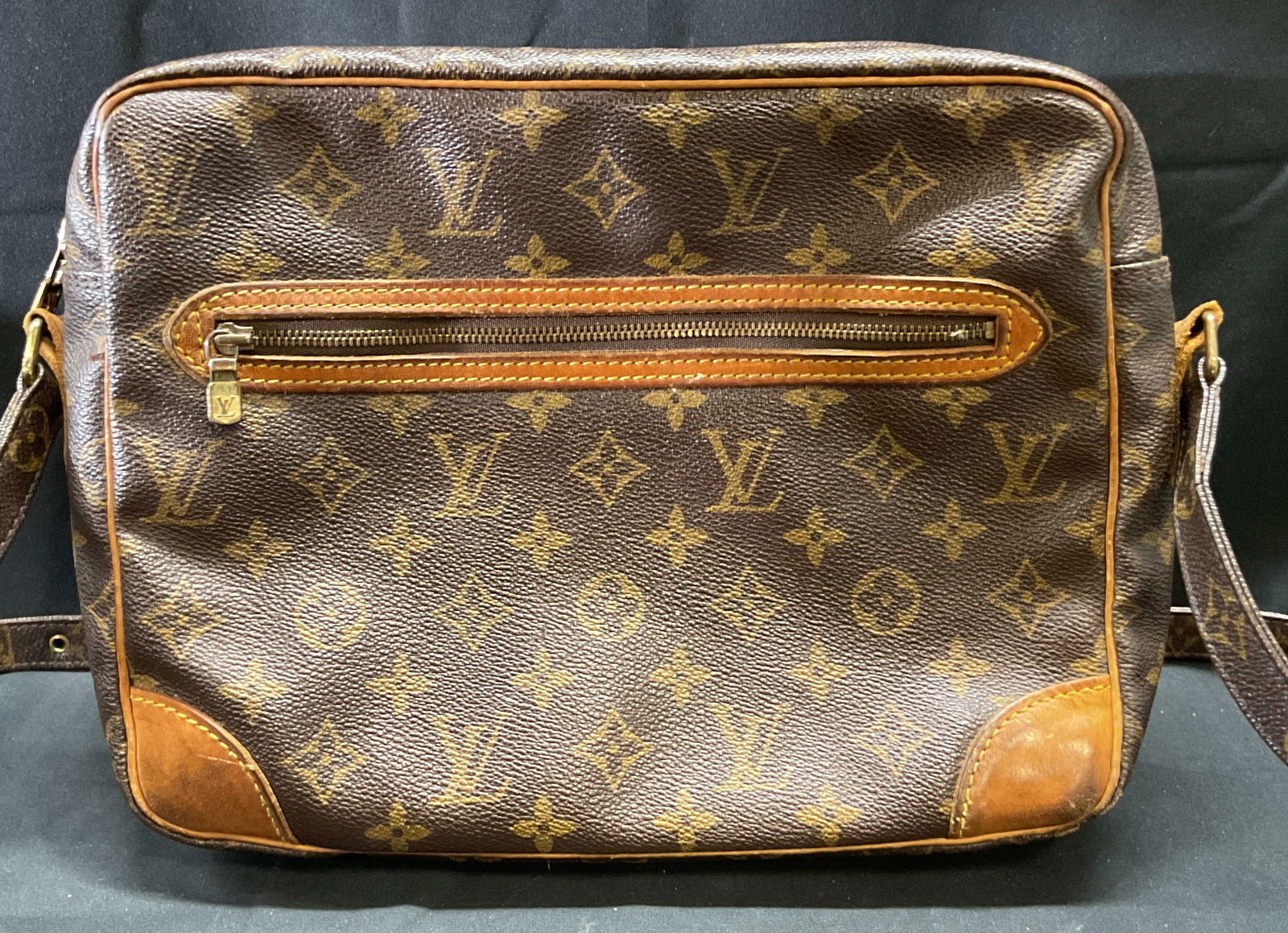 Louis Vuitton Potomac Messenger Bag, France (1 of 15)