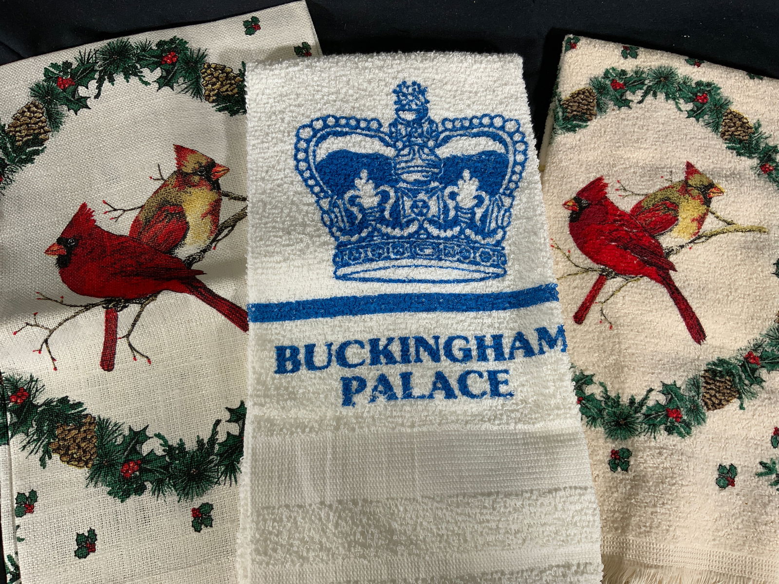 Assorted Red Cardinal & Buckingham Palace Tea Towels (1 of 10)