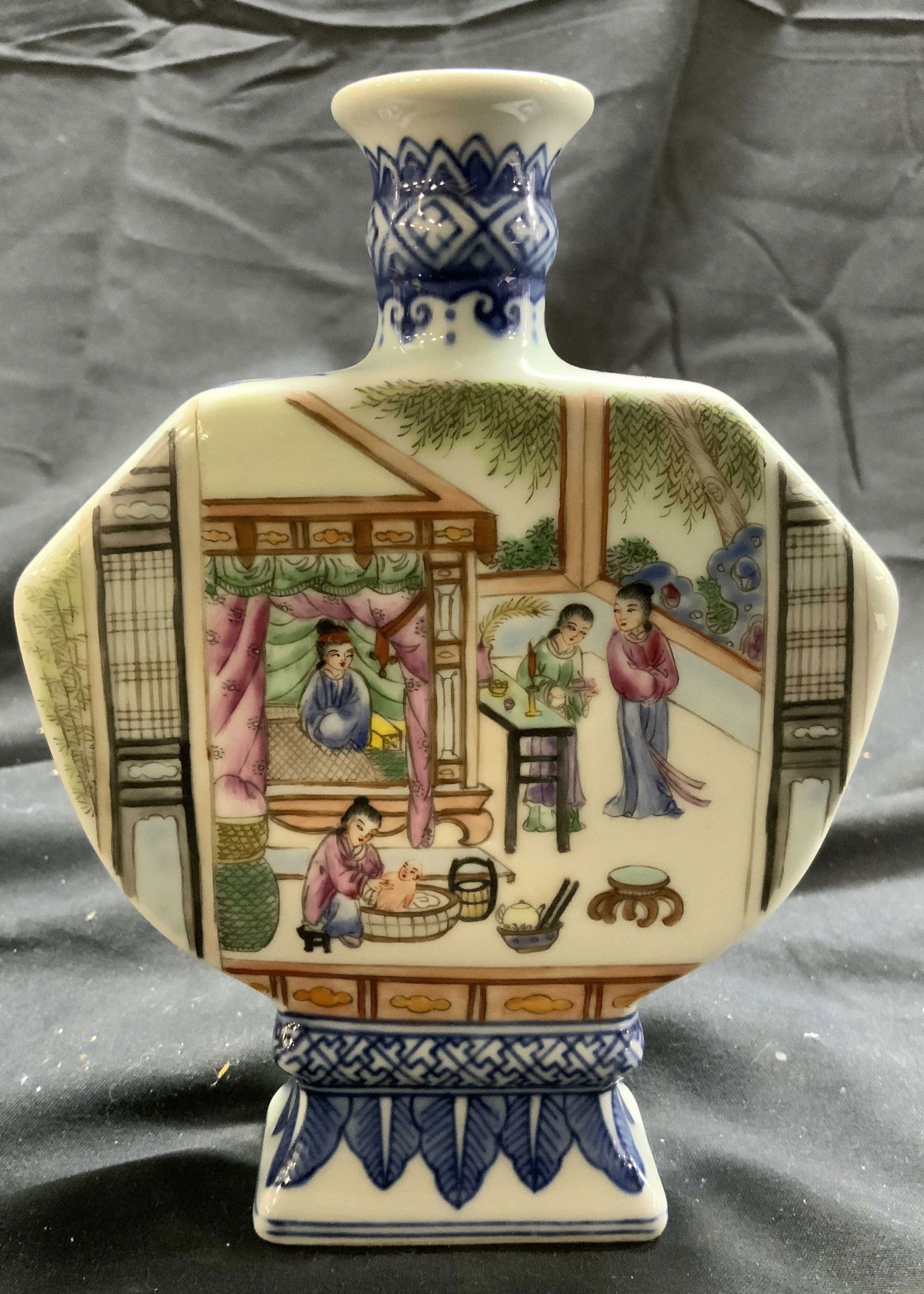 Signed Vntg Hand Painted Asian Porc Flask Vessel (1 of 7)