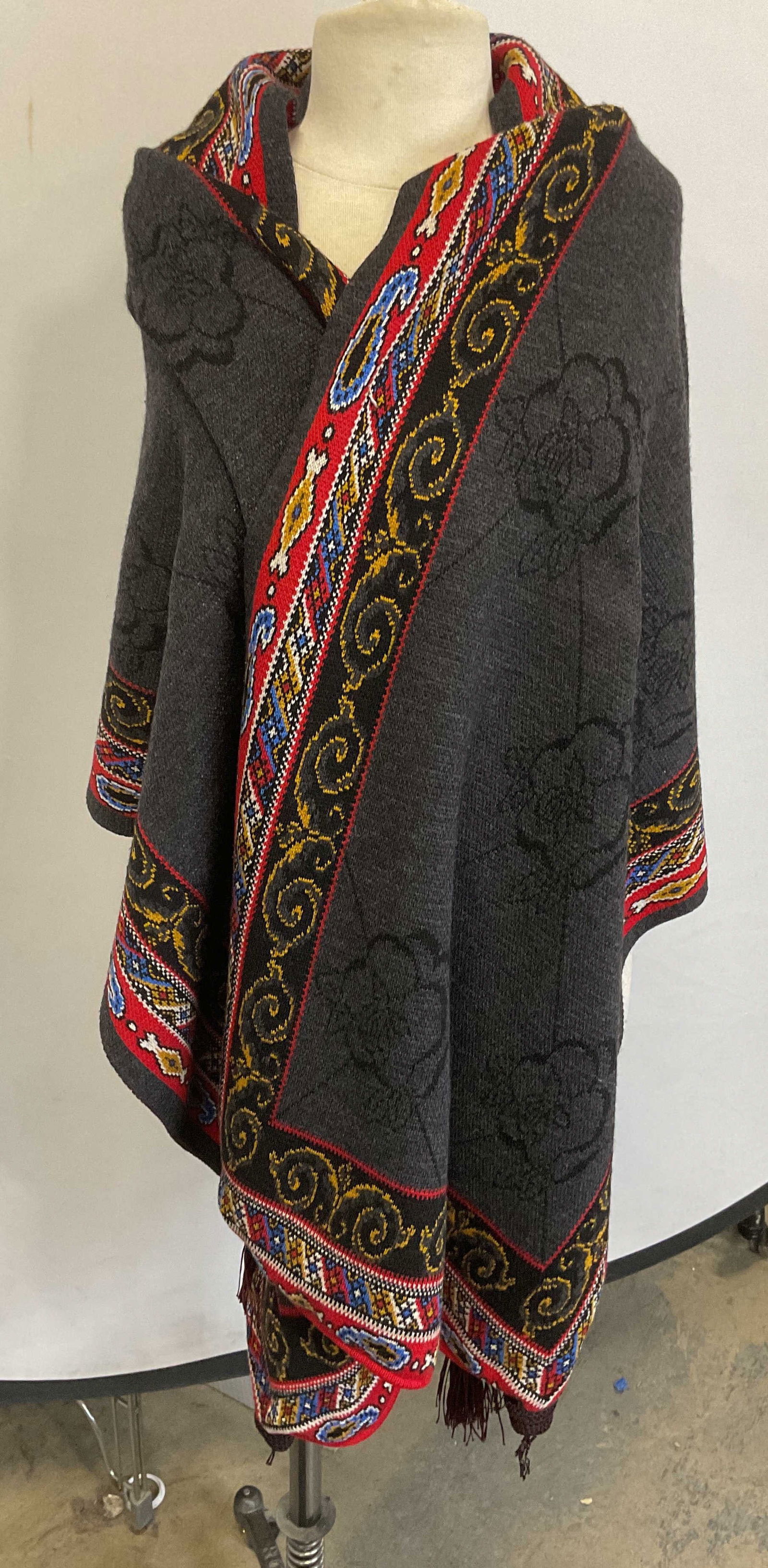 Emanuel UNGARO Parallele Wool Knit Shawl Italy (1 of 8)