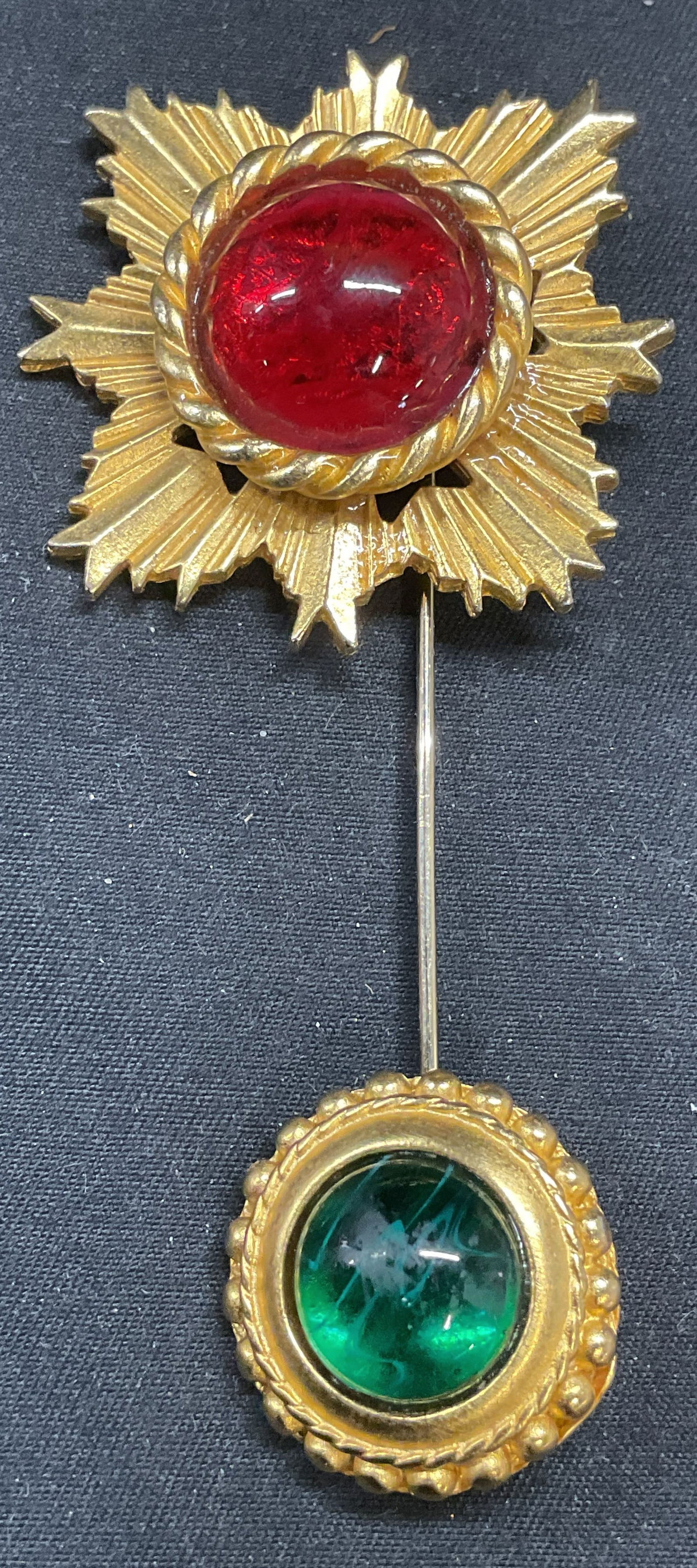 Vntg Ben Amun Gold Tn Red & Green Lucite Pin (1 of 7)