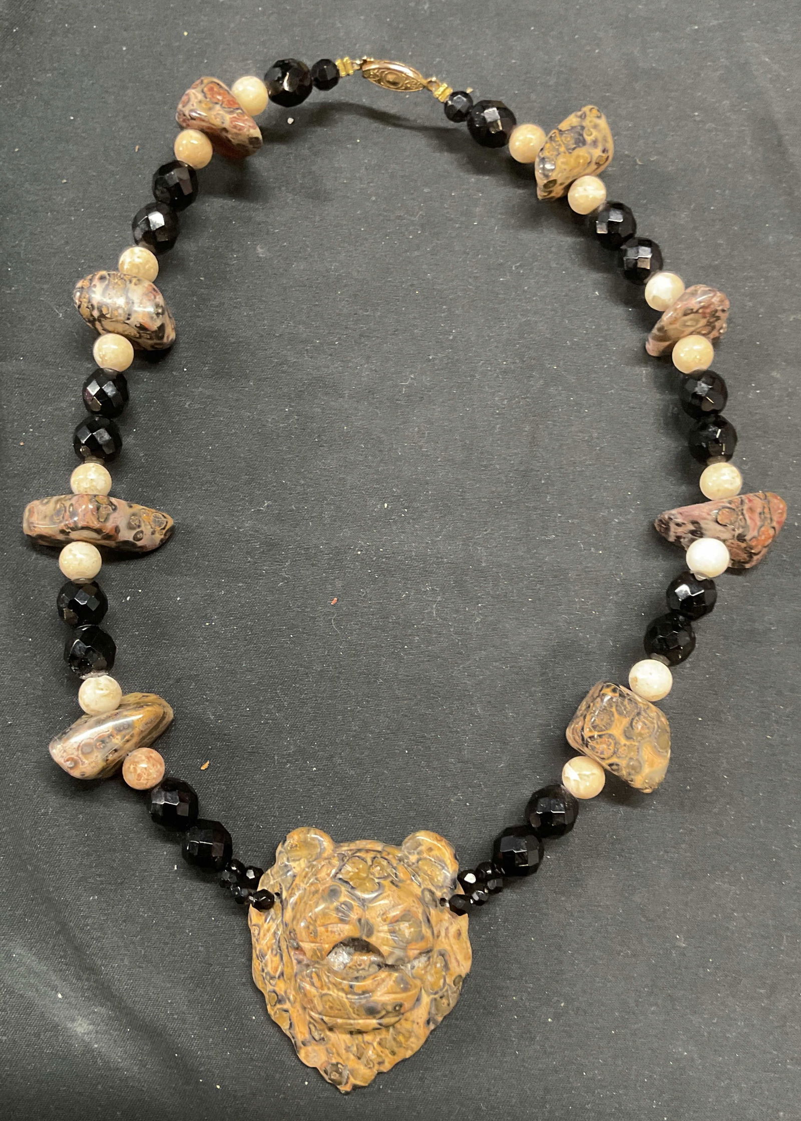 Vntg Stone & Crystal Beaded Lion Pendant Necklace (1 of 7)