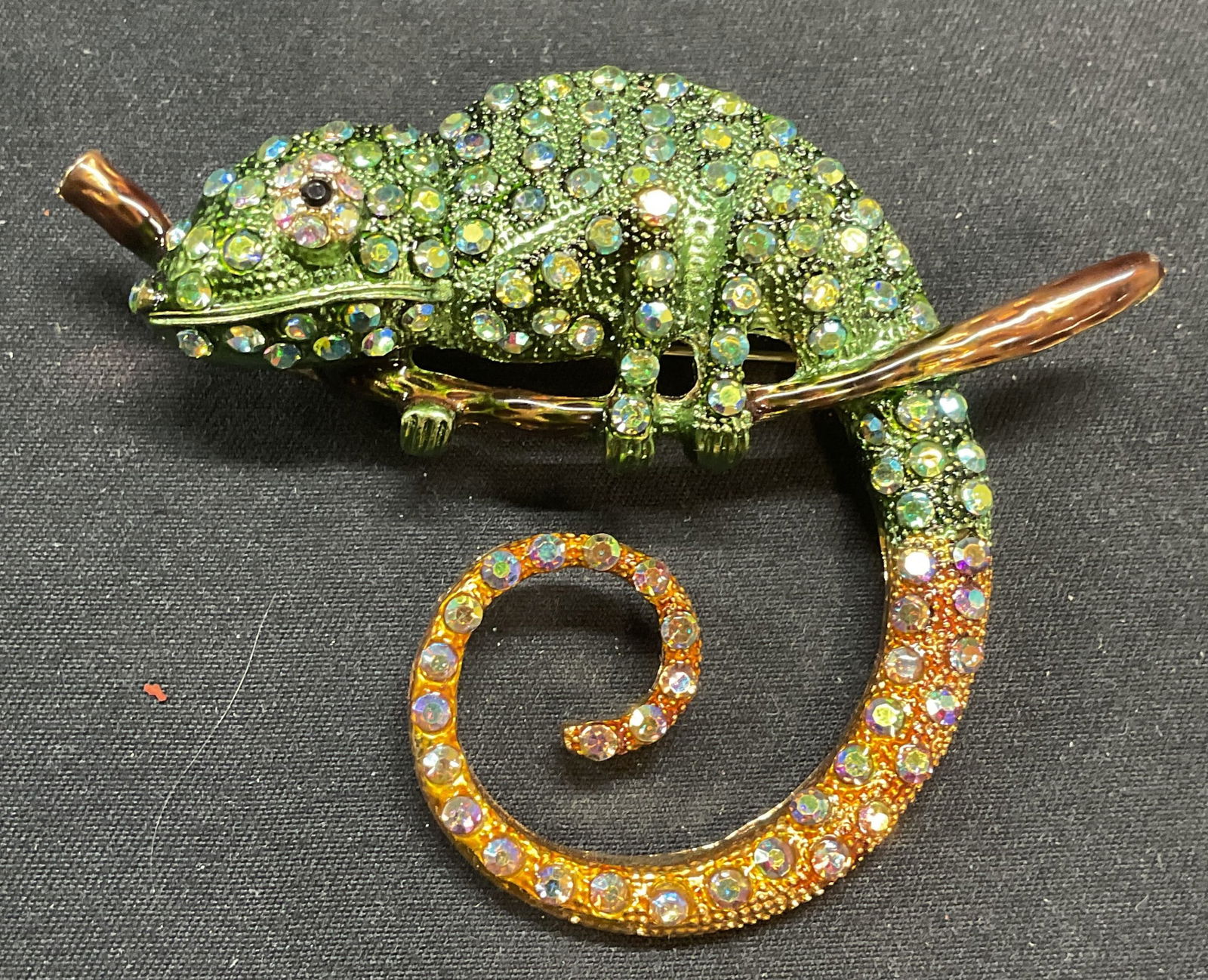 Chameleon Gold & Green Crystal Brooch (1 of 6)