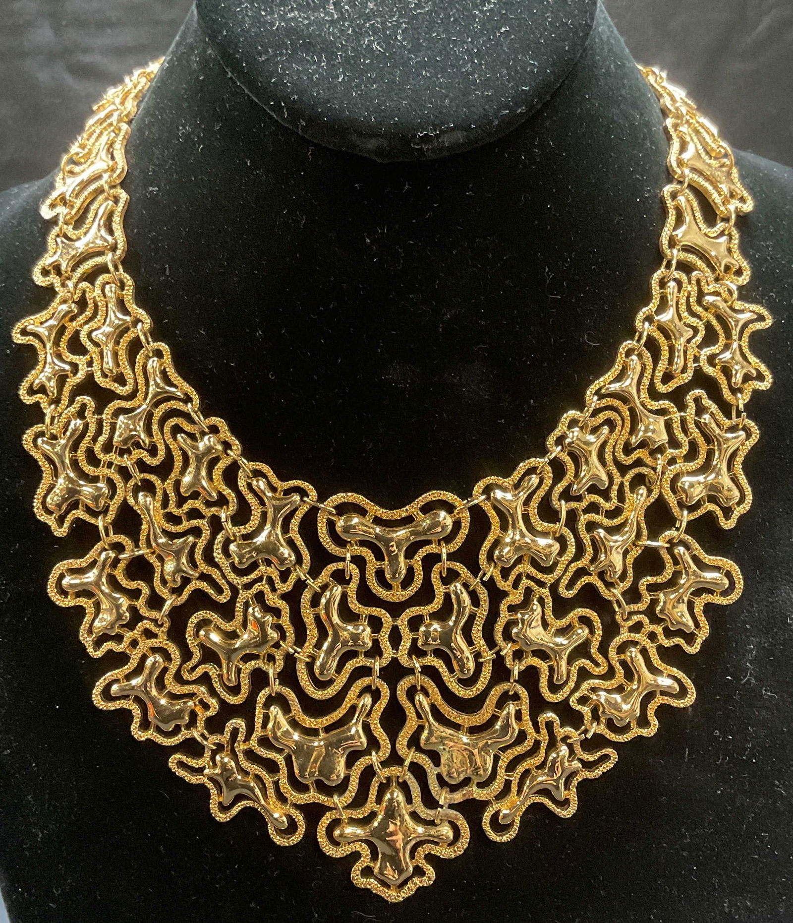Vintage Monet Mandira Gold Tone Bib Necklace (1 of 6)