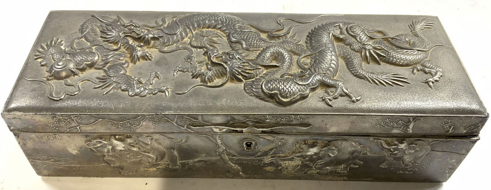 Atq Silver Plate Repousse Dragon Keepsake Bx (1 of 12)