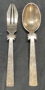 Set William Spratling Sterling Silver Fork & Spoon: Set of vintage William Spratling Sterling silver salad serving fork and spoon. Signed on undersides. Marked silver. Made in Mexico. Measure approx. 9.75 inches long each. Total weight of both pieces 7