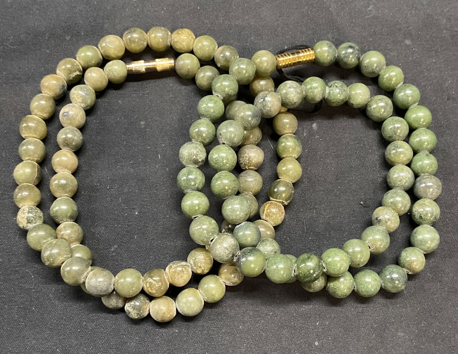 Lot 2 Vintage Jade Beaded Necklaces (1 of 9)