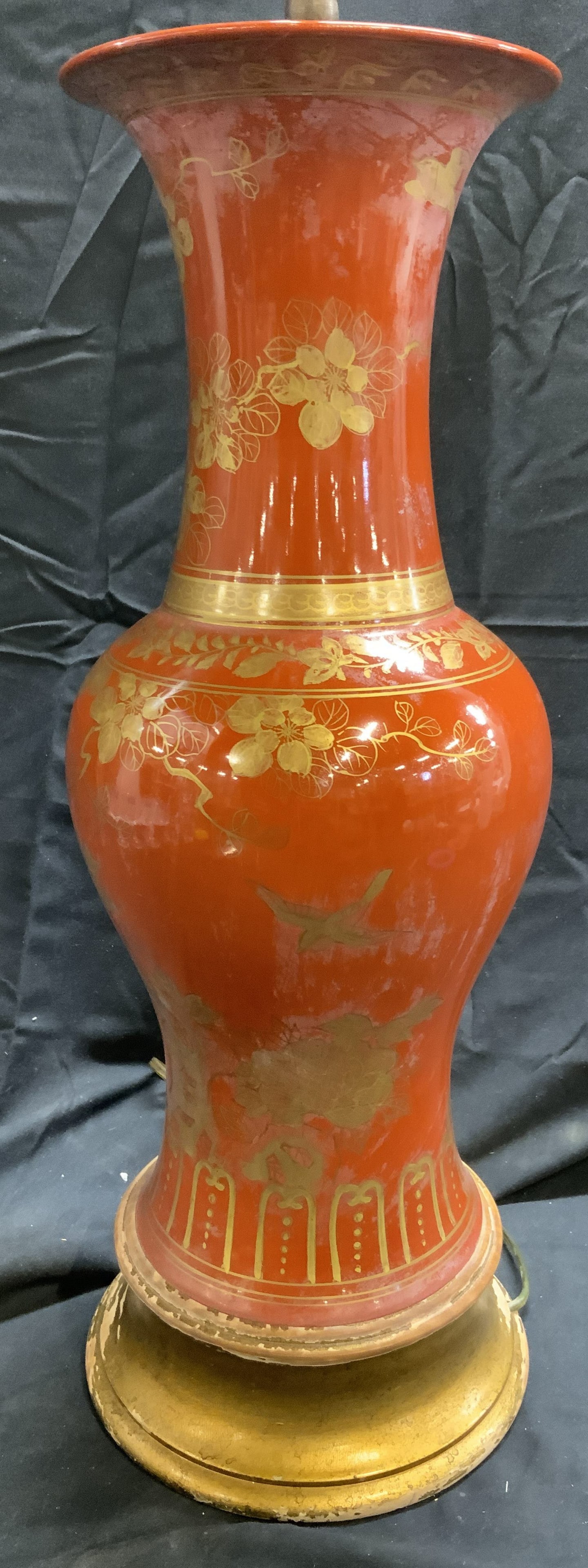 Vtg Asian Porcelain Lamp W Gilt Detail & Finial (1 of 9)