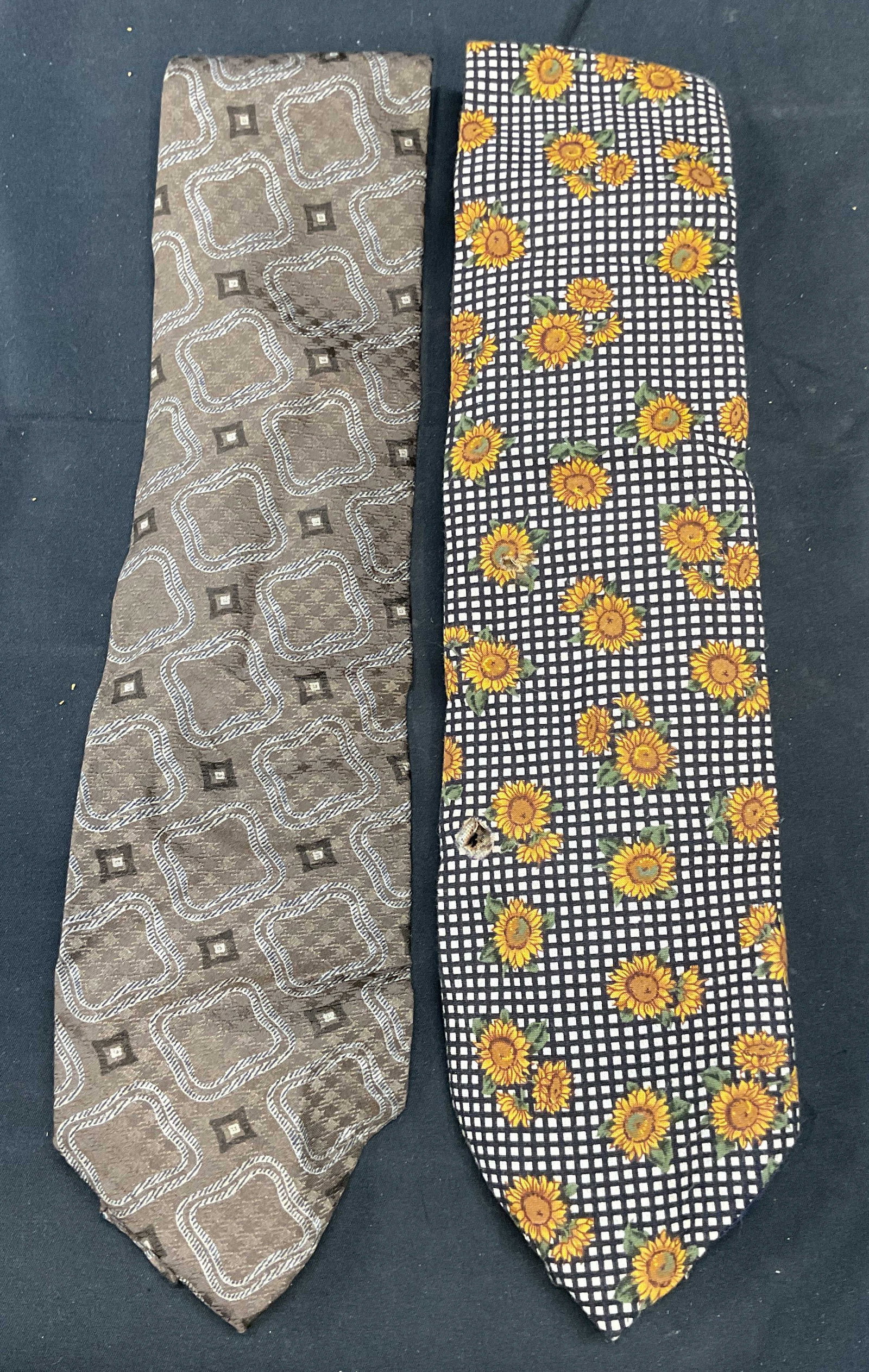 Lot 2 Valentino Grey Silk Tie, Italy + (1 of 7)