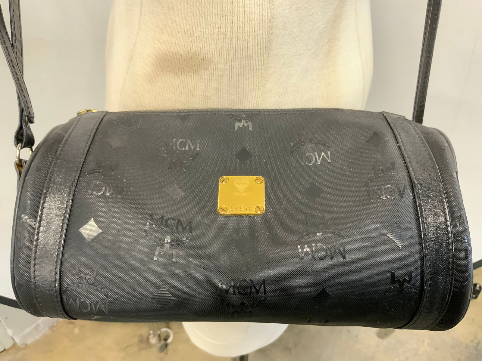 MCM Visetos MUNCHEN Cross Body Bag ITALY (1 of 8)