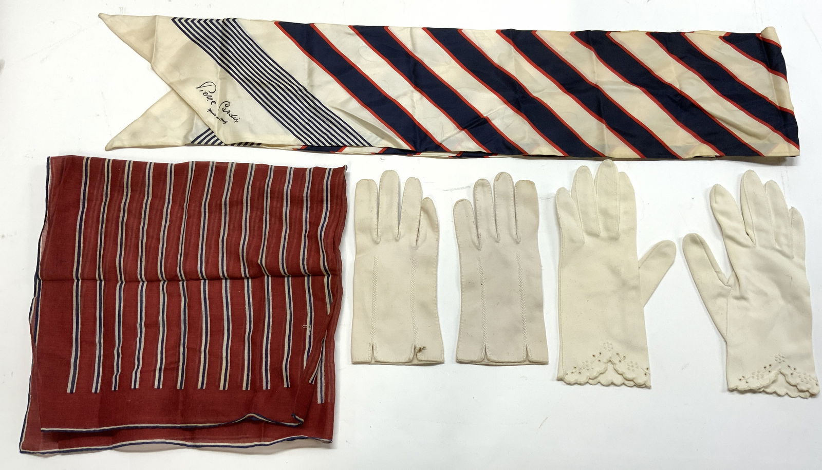 2 Scarves & 2 Pairs Of Gloves, Pierre Cardin Italy+ (1 of 8)