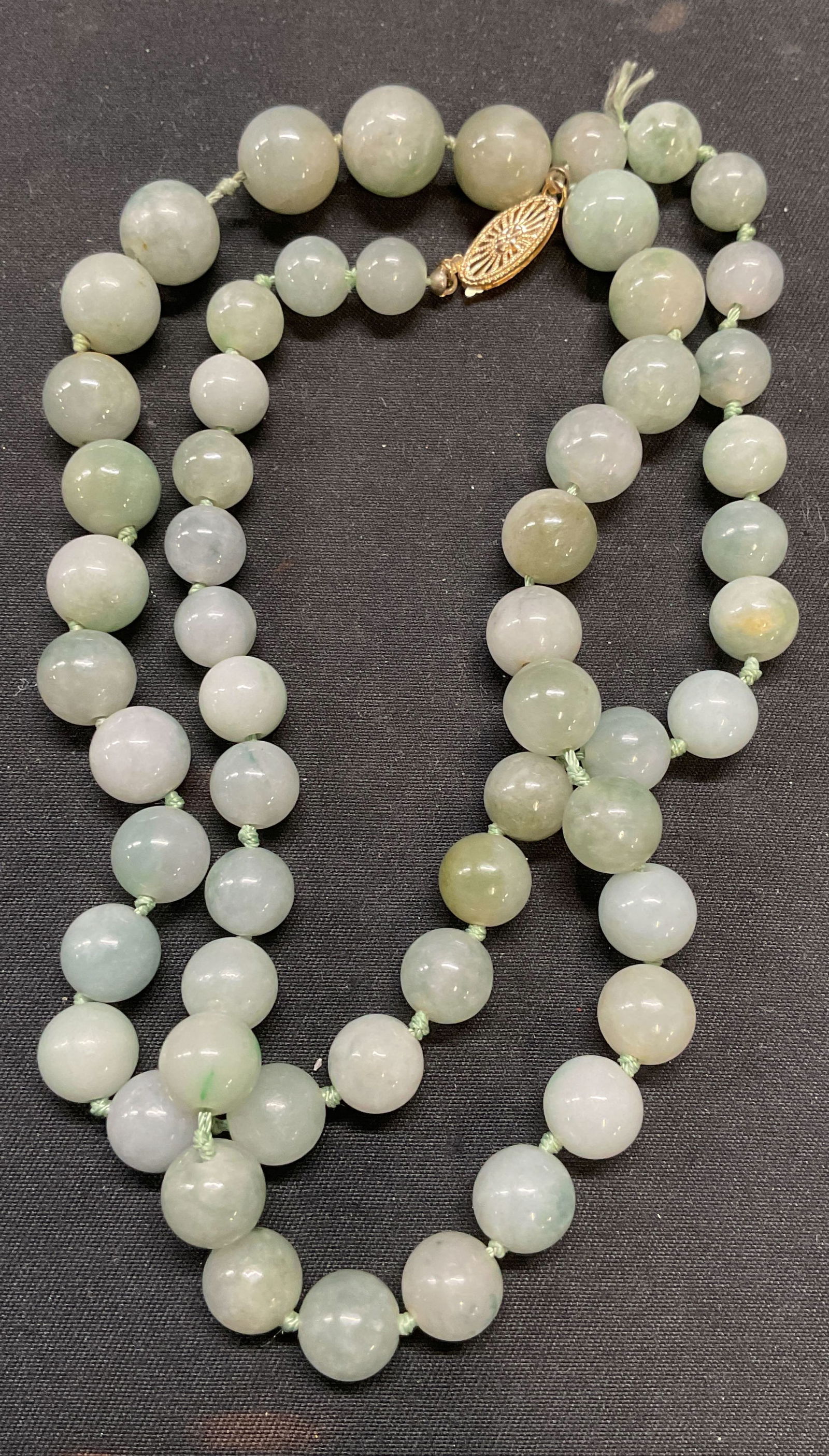 Vtg Jadeite Beaded Necklace, 14k Gold Clasp (1 of 7)