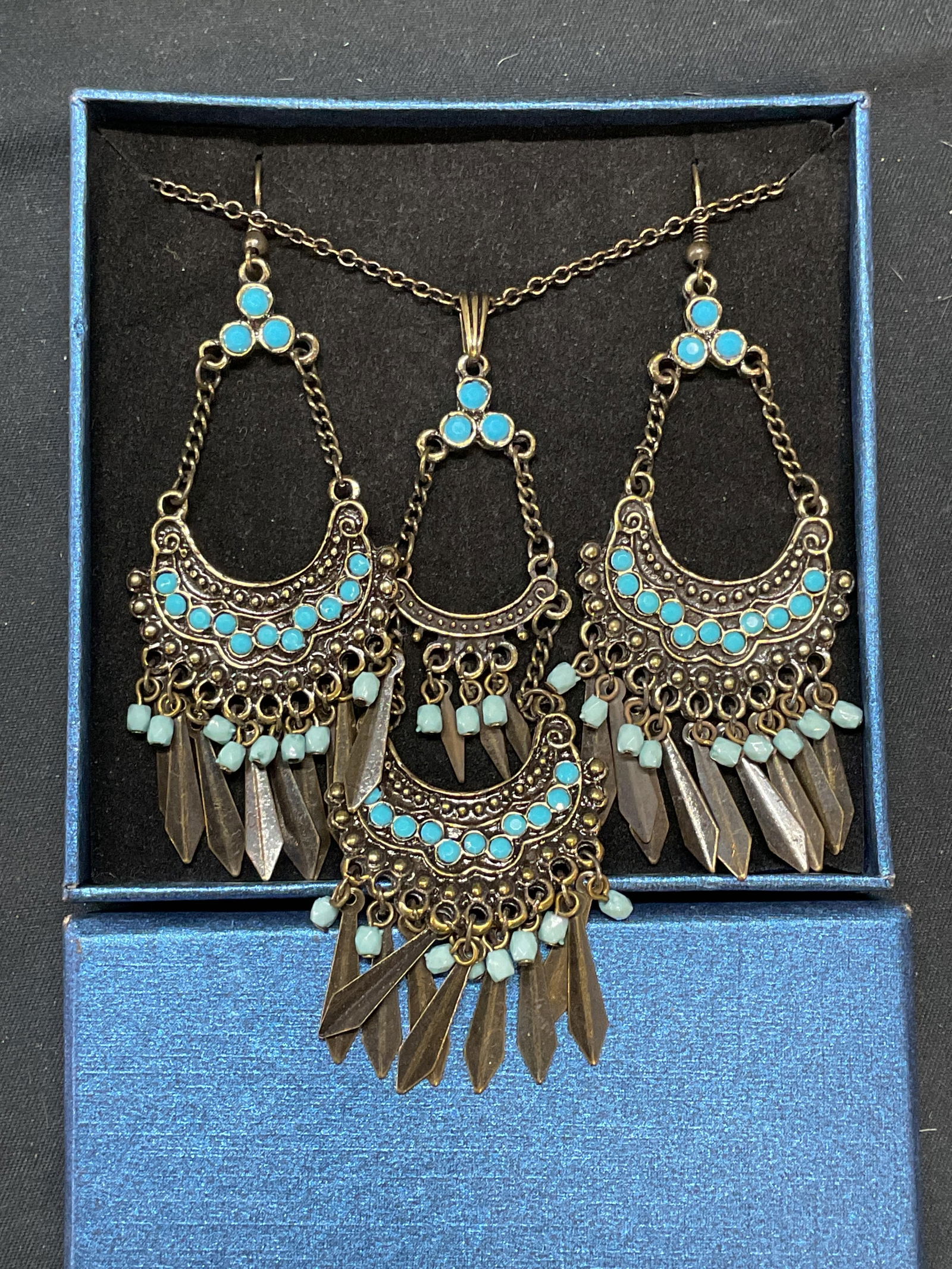 Lot 2 Turquoise Crystal Necklace & Earrings Set (1 of 7)