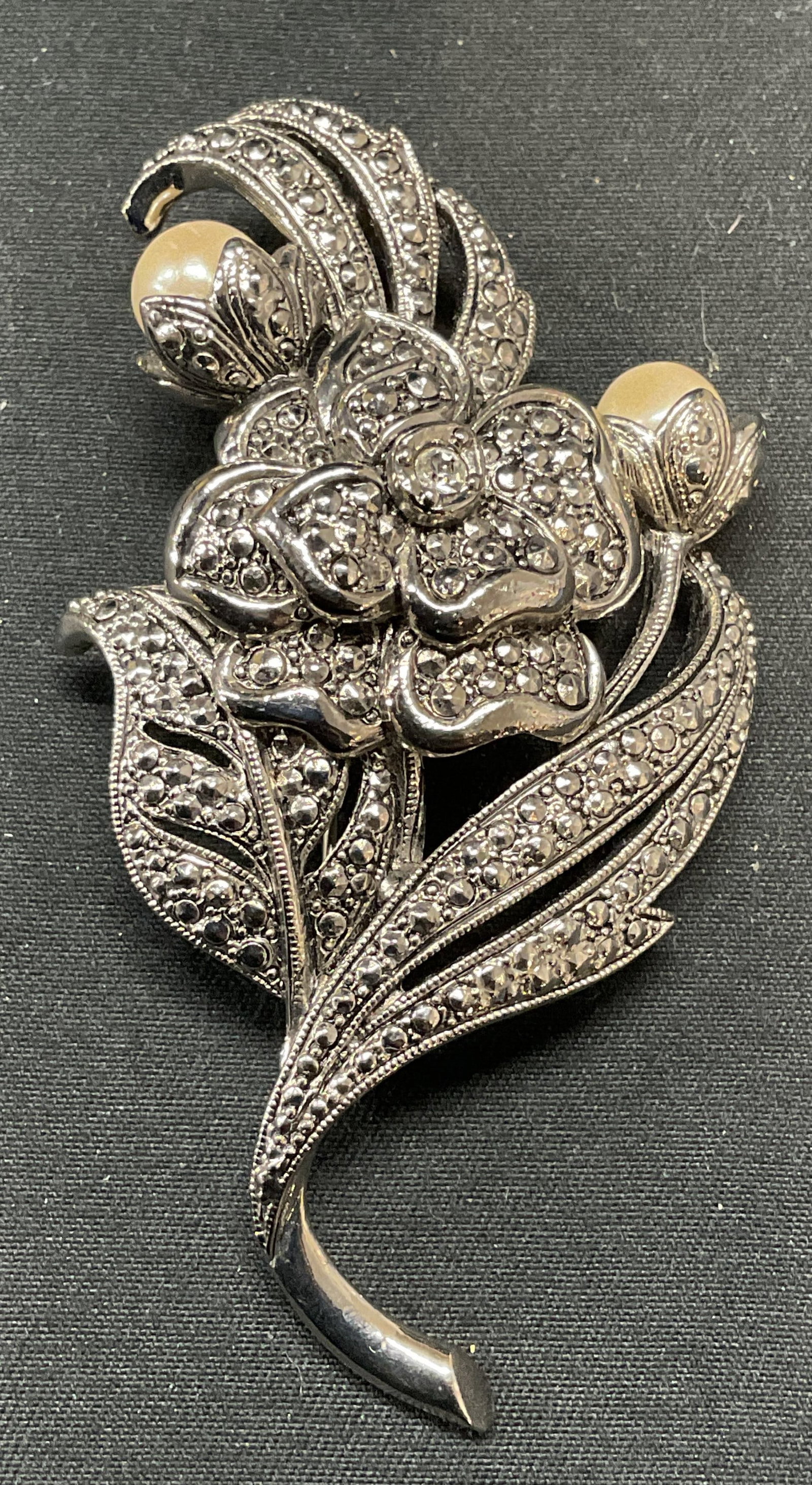 Vtg Kenneth Lane Avon Silver Tone Flower Brooch (1 of 7)