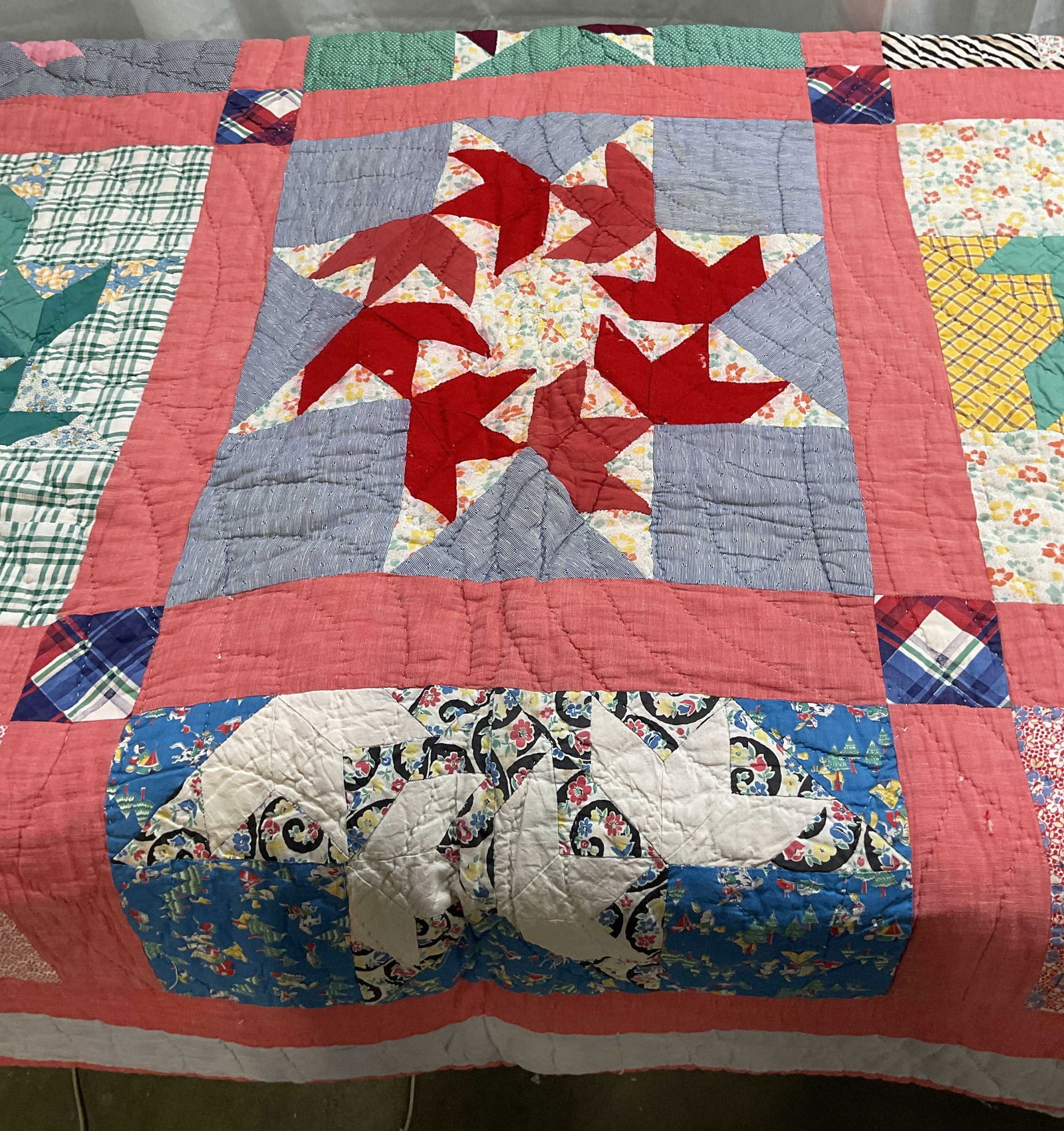 Vintage Handmade Patchwork Quilt (1 of 9)