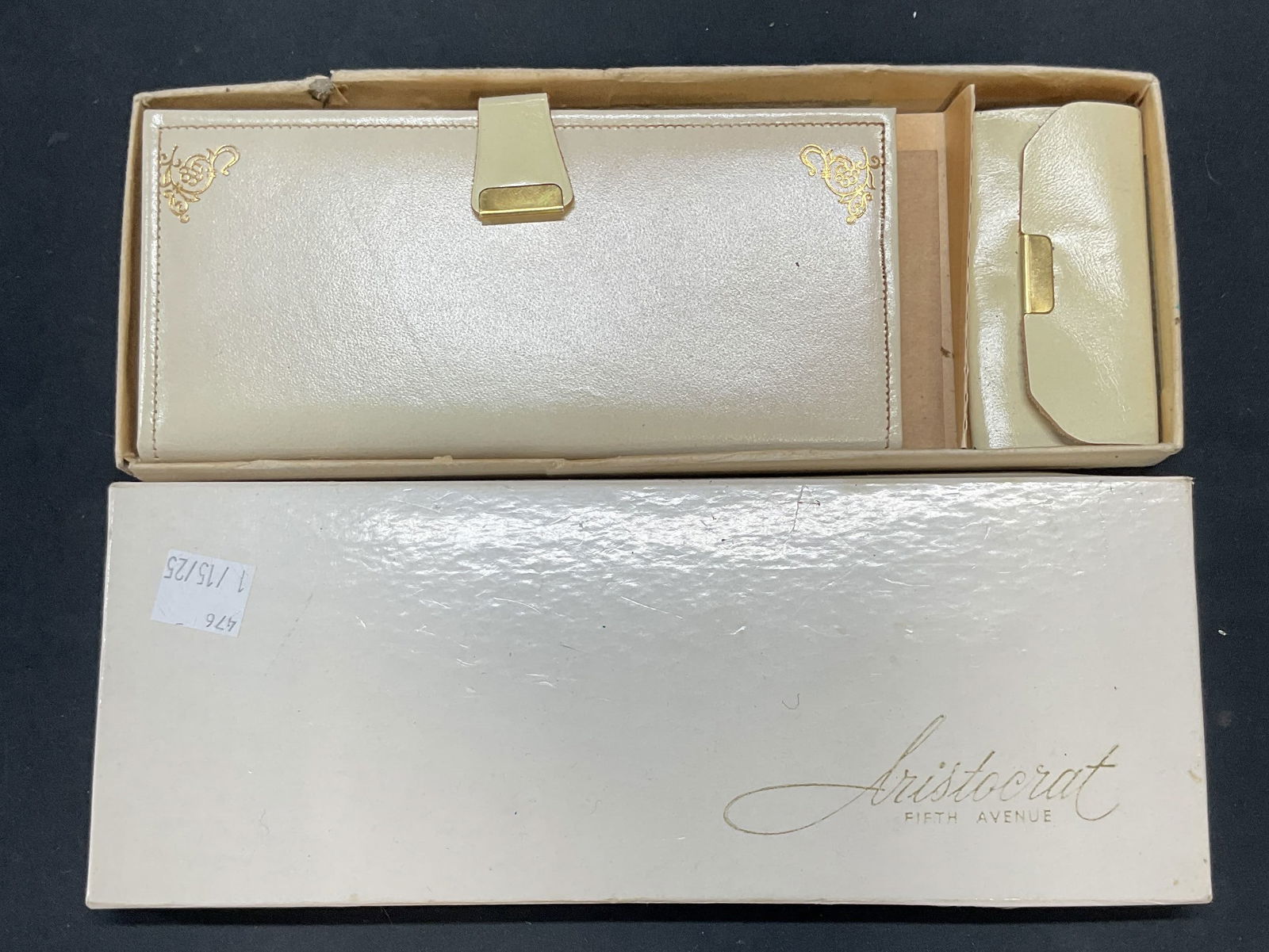 Aristocrat White Leather Wallet & Key Holder NIB (1 of 7)
