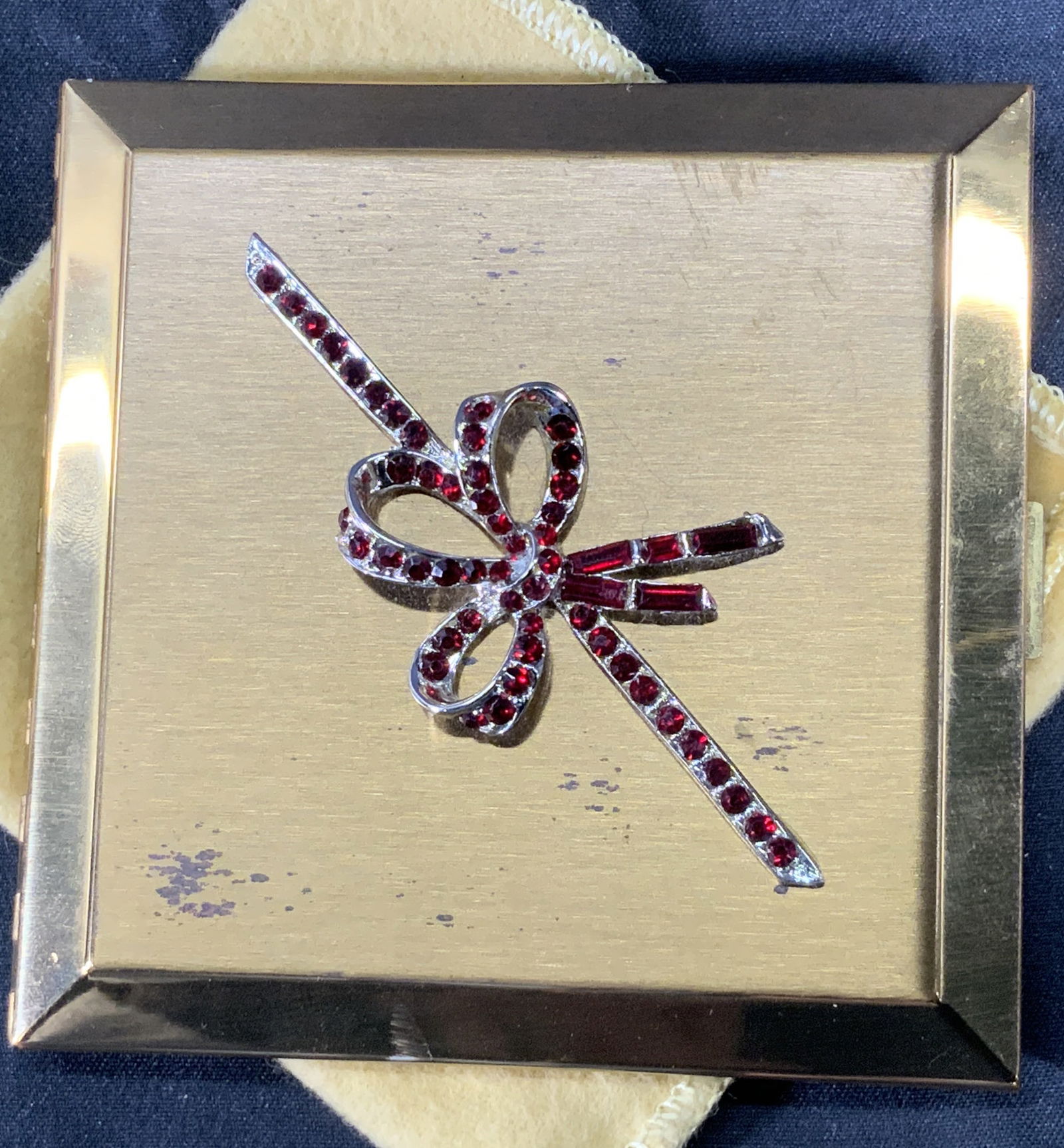 Gold Toned Metal Bow Design Compact Mirror (1 of 9)