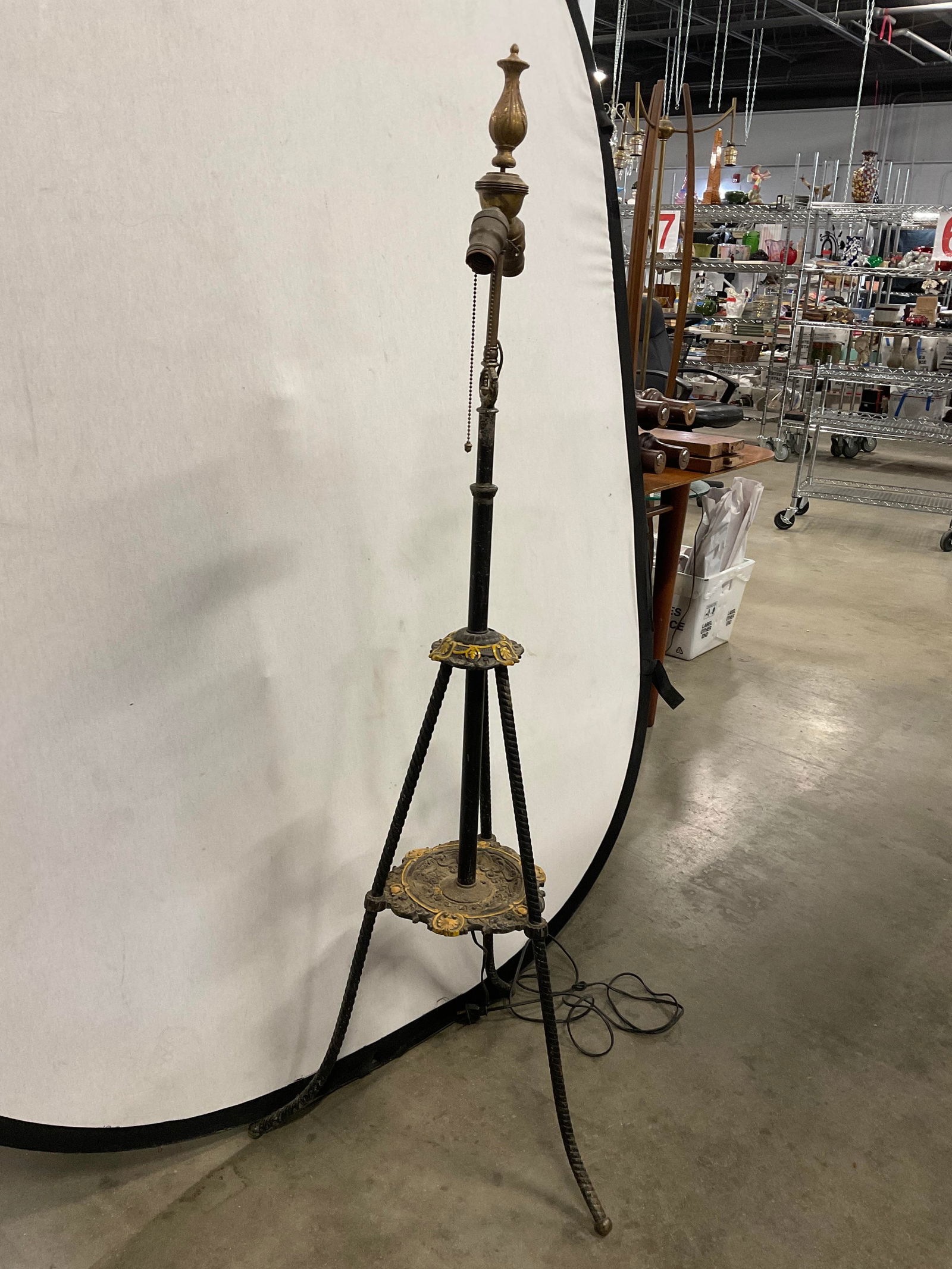 Vtg Painted Black & Yellow Metal Tripod Floor Lamp (1 of 9)