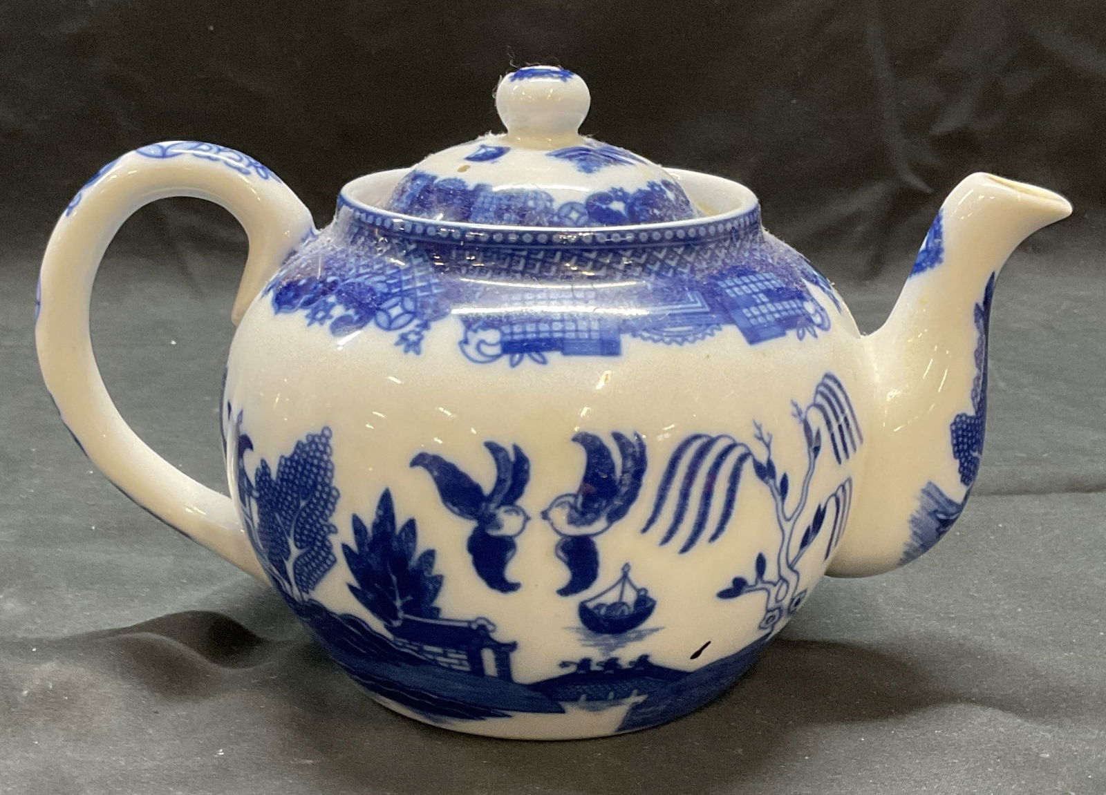 Vintage Porcelain Blue Willow Teapot (1 of 7)
