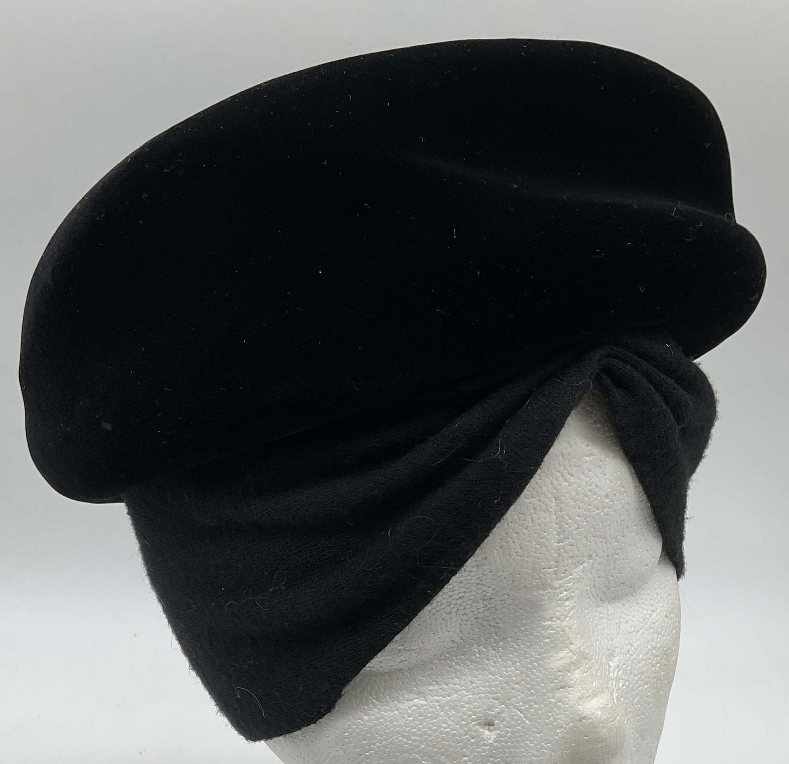 Vintage Black Velvet Hat (1 of 6)