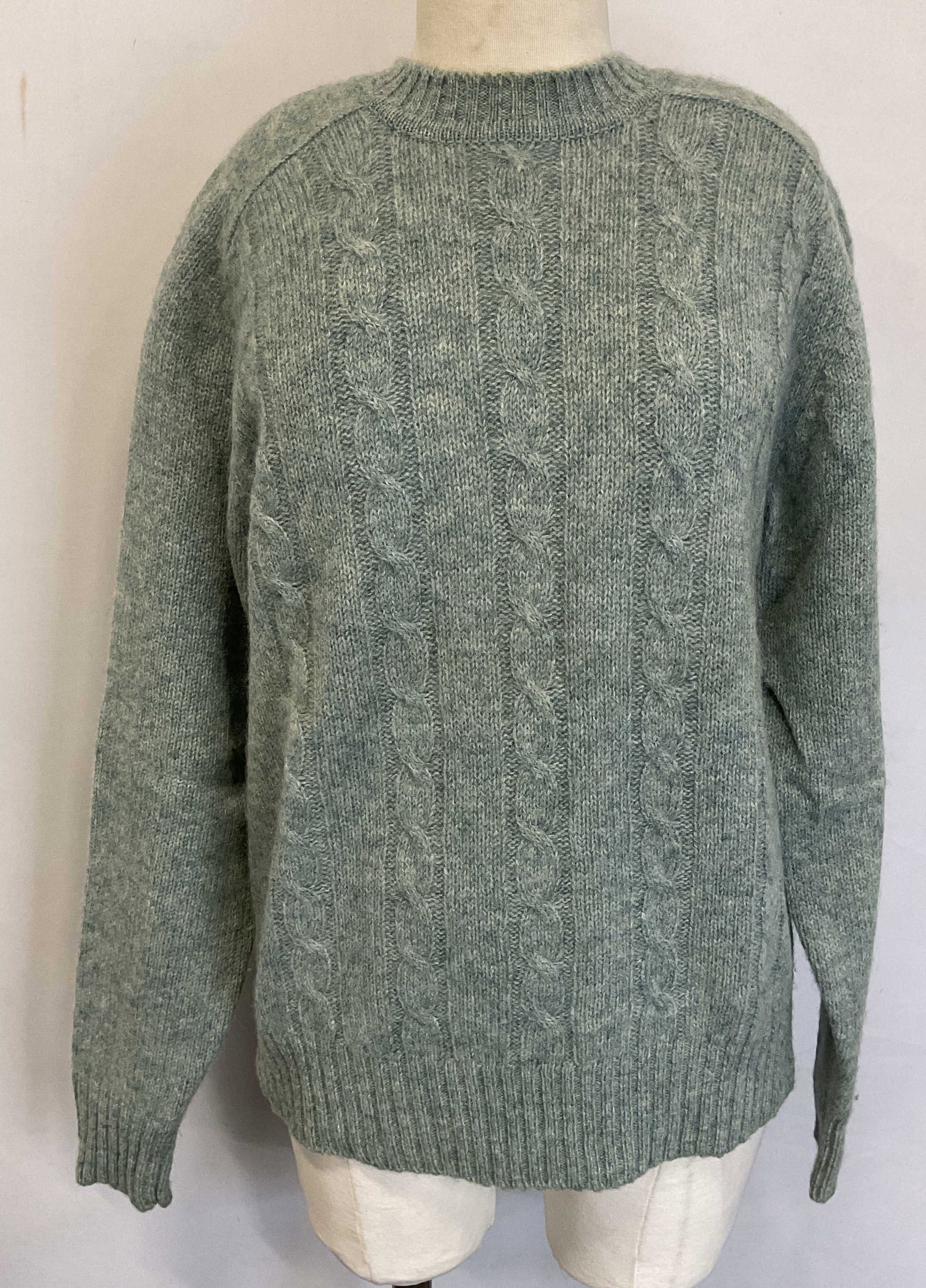 Vtg Augie International Blue Wool Sweater: Vintage Augie International blue cable knit Shetland wool sweater. Size L. Some wear to material including hole consistent with exposure. Augie international, mens designer sweater, mens vintage sweat