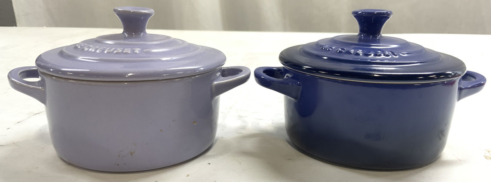 LE CREUSET Lot 2 Ceramic Pots W Lids (1 of 7)