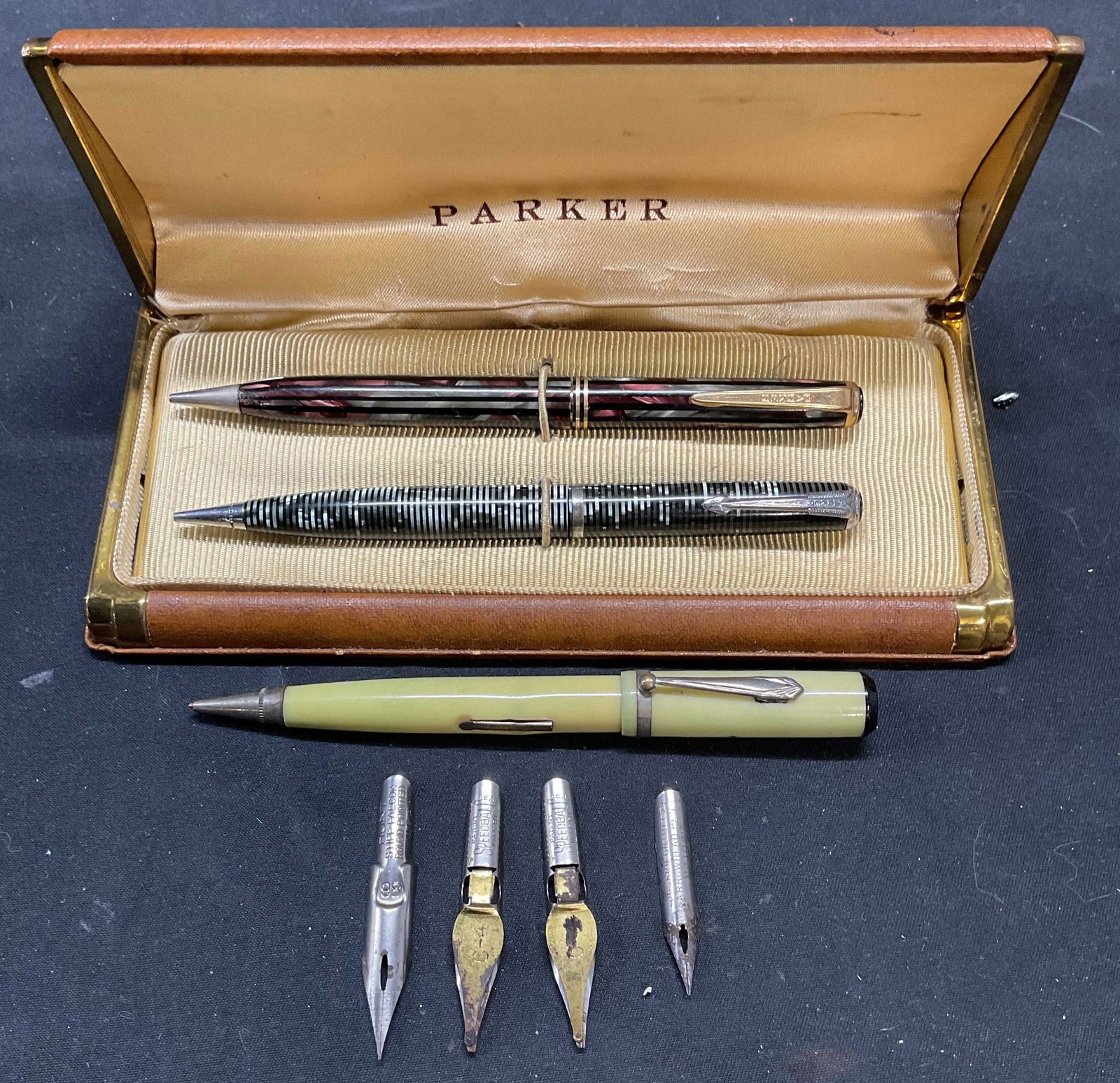 Group Lot Vintage Parker Pens & Case + (1 of 7)