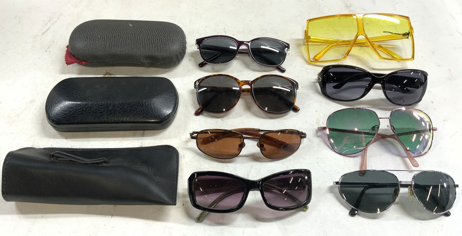 Lot 11 Sunglasses & Eyeglass Cases (1 of 13)