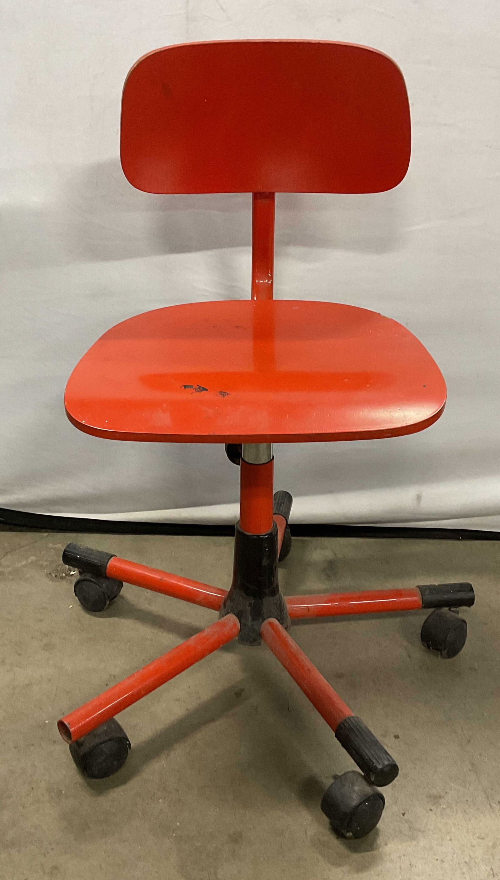 Vintage Red Wood Swivel Desk Chair, Italy (1 of 7)