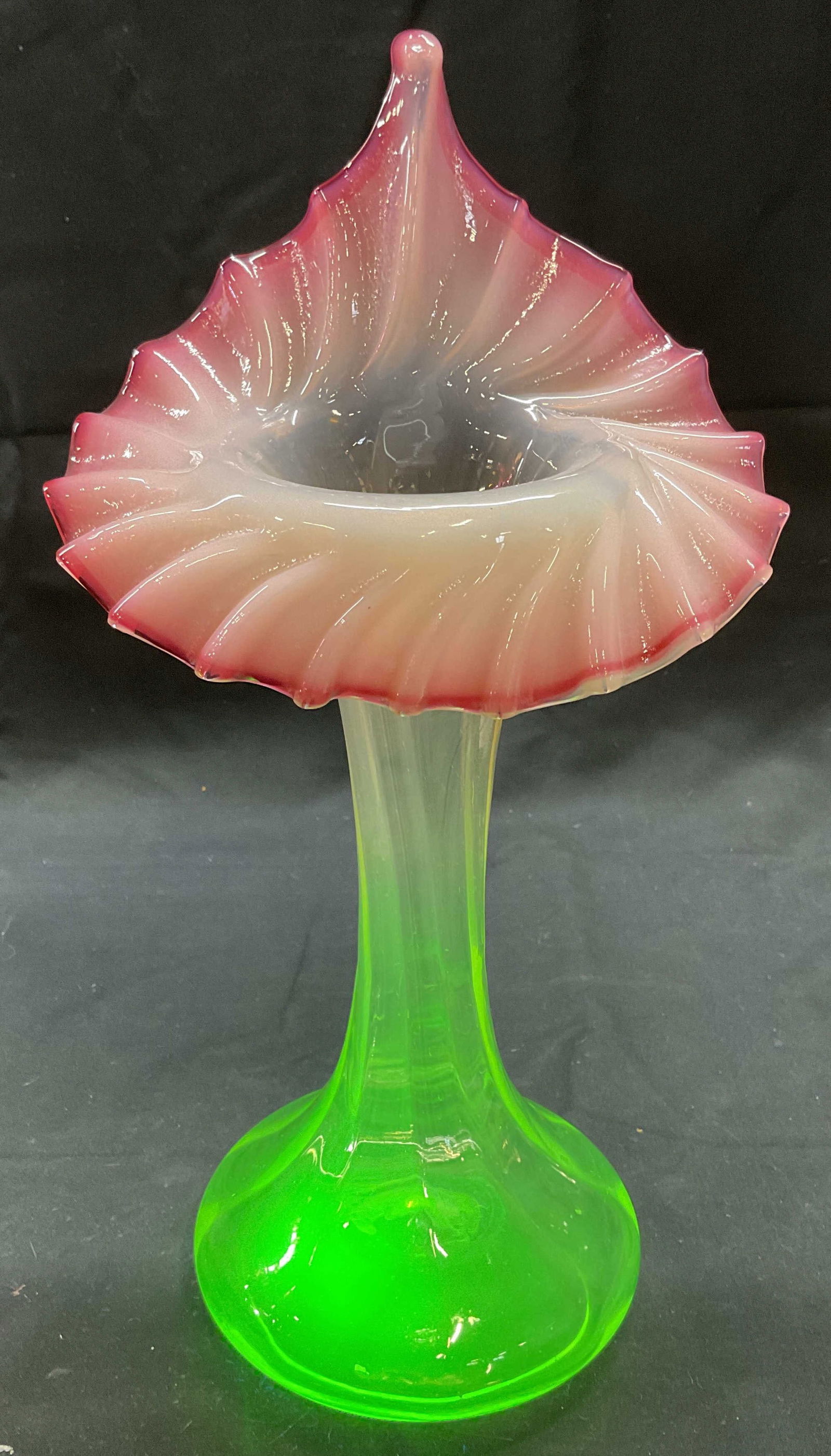 Vtg Uranium Art Glass Jack in the Pulpit Vase (1 of 7)