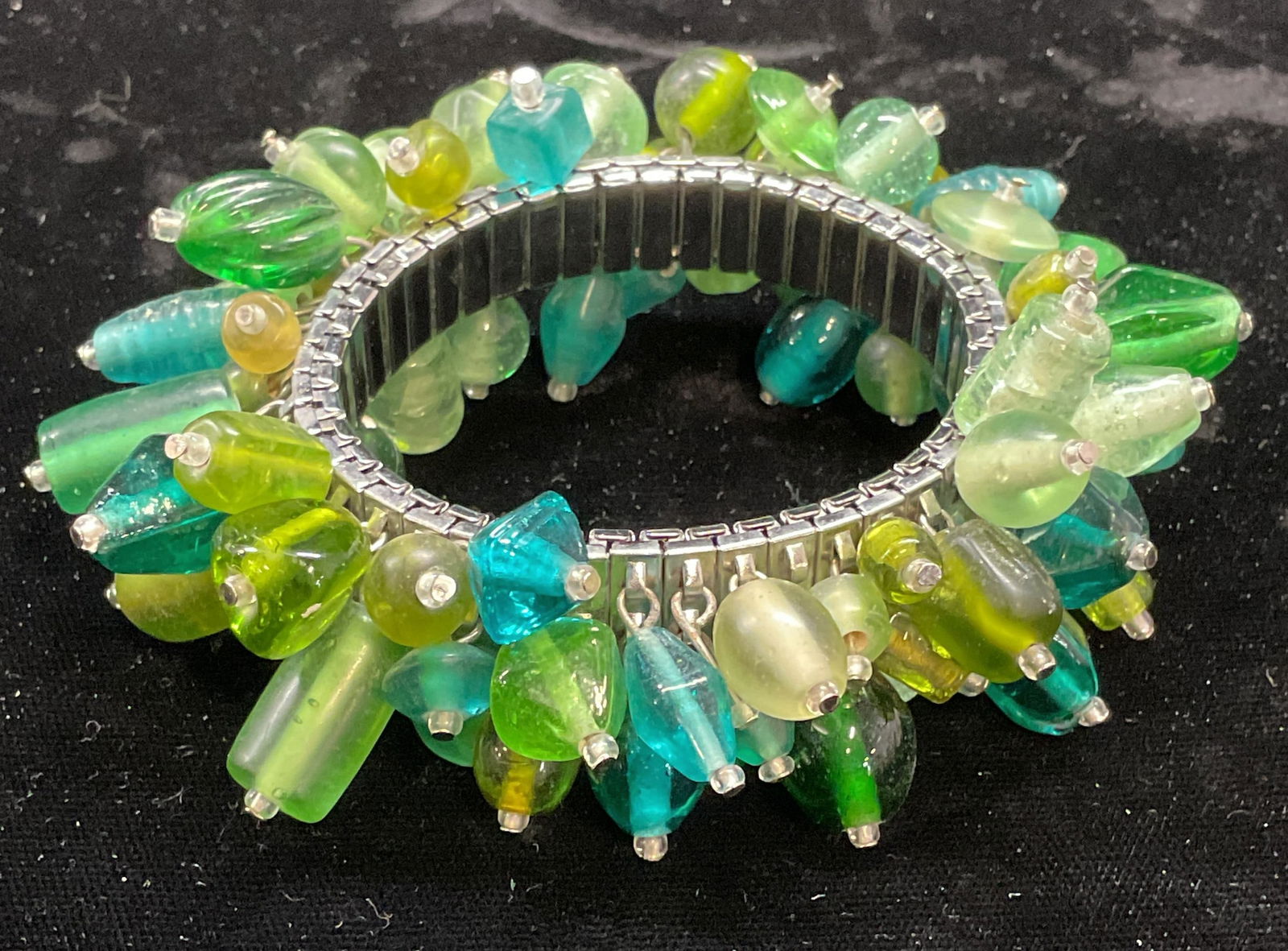 Vtg Silver Tn Blue Green Lucite Beaded Bracelet (1 of 6)