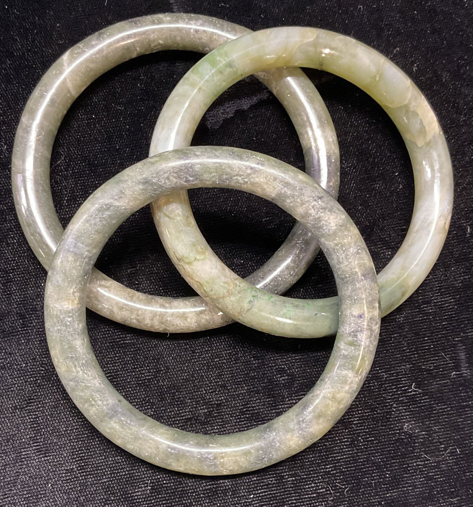 Set 3 Vintage Carved Jade Bangle Bracelets (1 of 7)