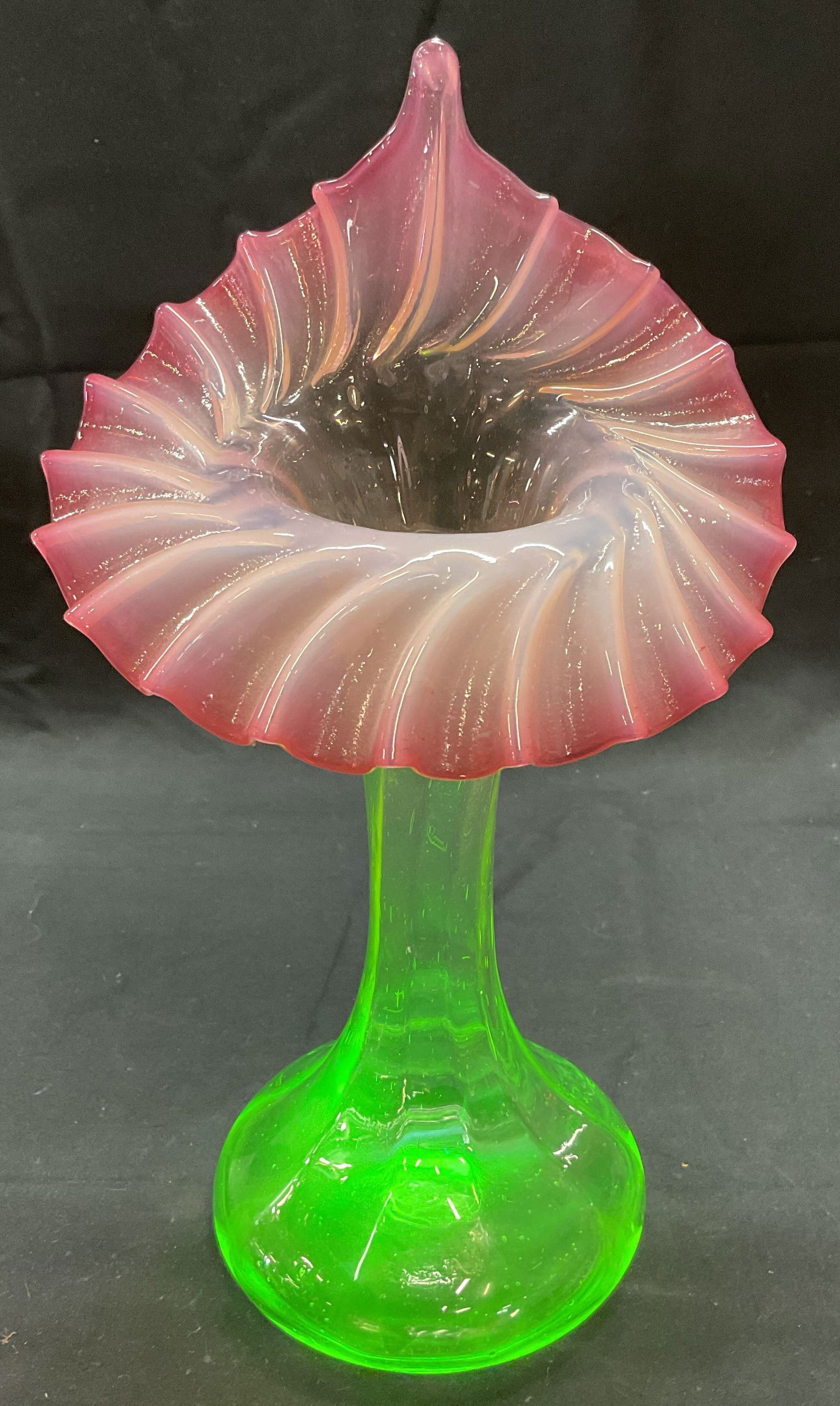 Vtg Uranium Art Glass Jack in the Pulpit Vase (1 of 7)