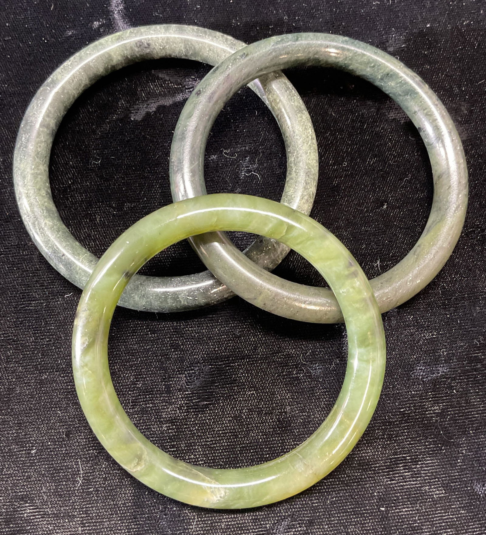 Set 3 Vintage Carved Jade Bangle Bracelets (1 of 7)